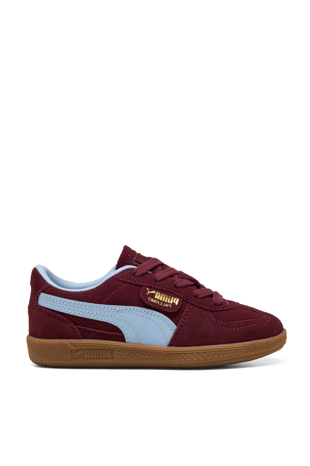 תמונה קידמית של נעלי סניקרס