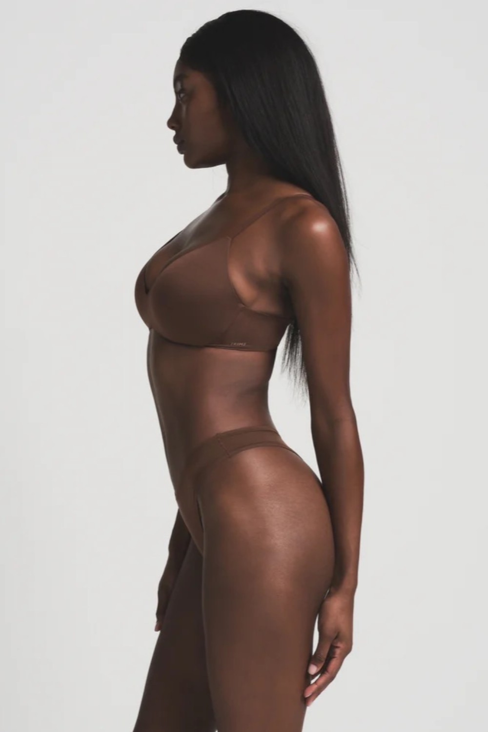 תמונת דוגמן אחורית של PUSH UP PLUNGE BRA