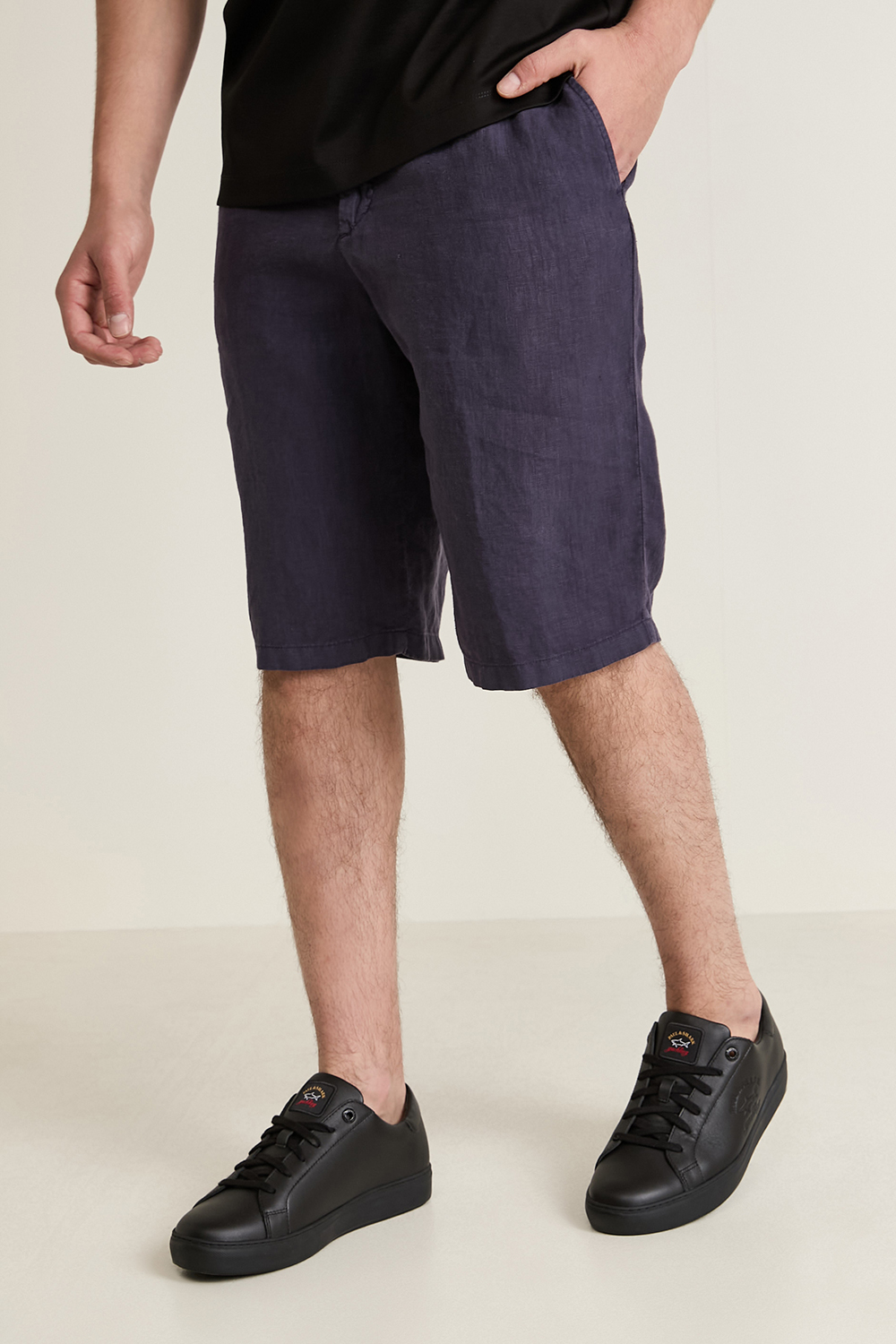 תמונת דוגמן קידמית של מכנסי ברמודה פלאס סייז