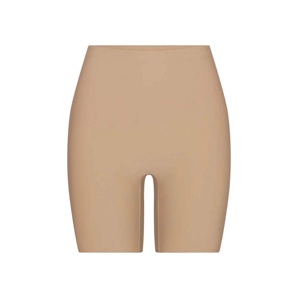 תמונה קידמית של BUTT ENHANCING SHORT