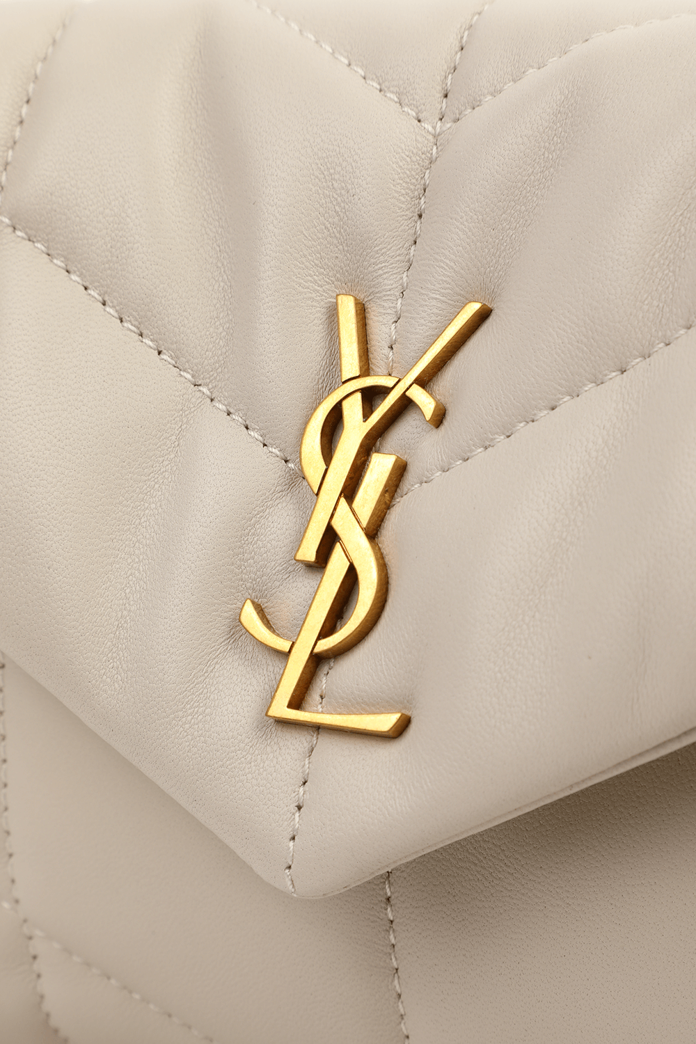 תמונה אחורית של תיק לולו פאפר מעור לבן