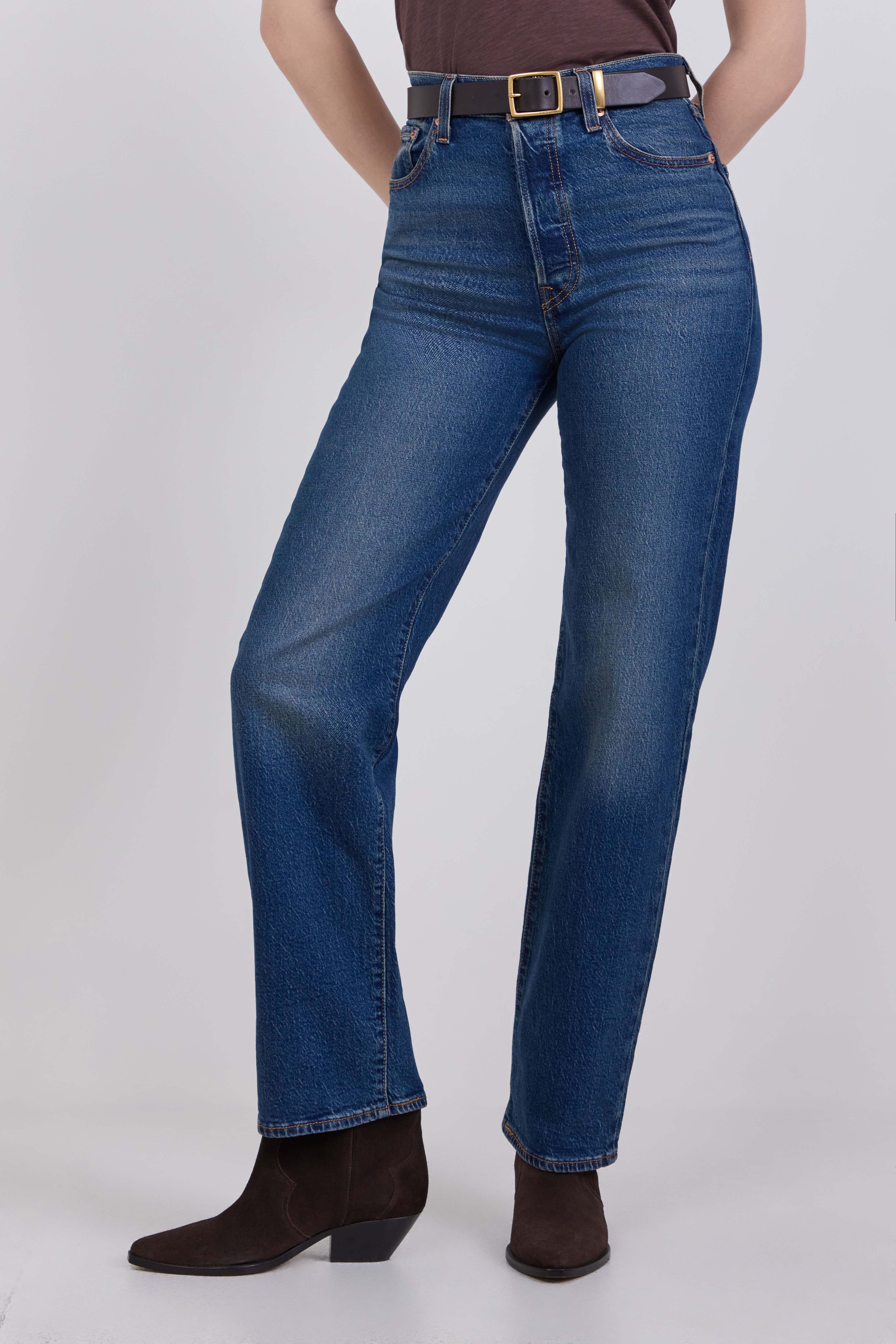 תמונת דוגמן קידמית של מכנסי ג&rsquo;ינס בגזרה גבוהה