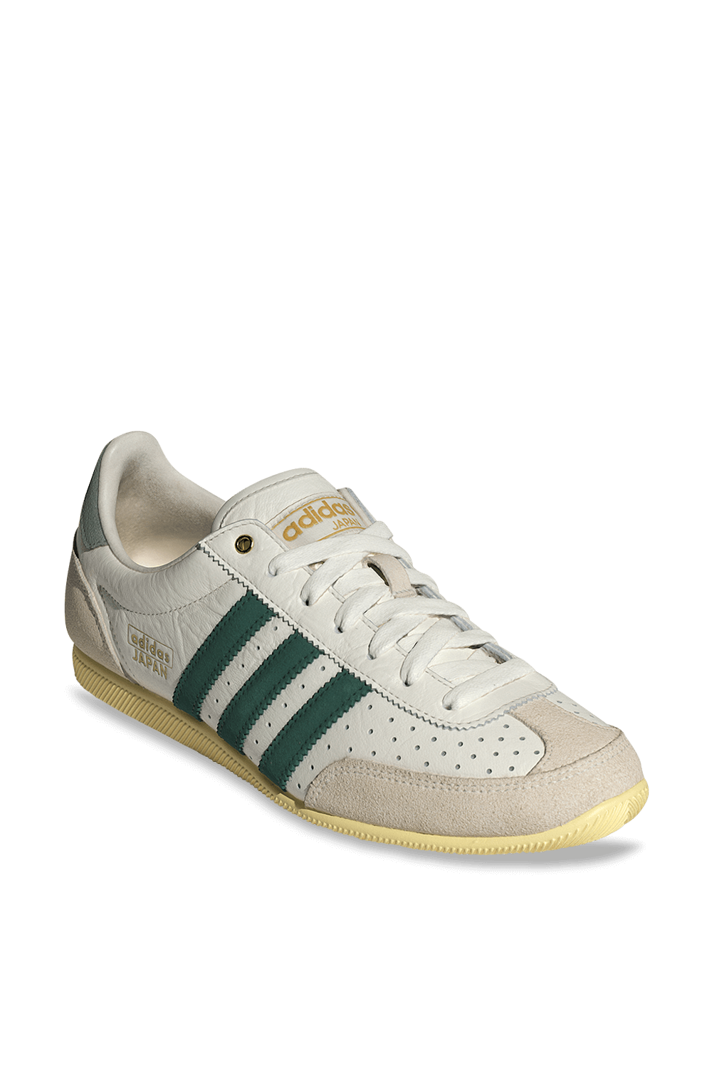 תמונת תקריב של נעלי סניקרס יפן