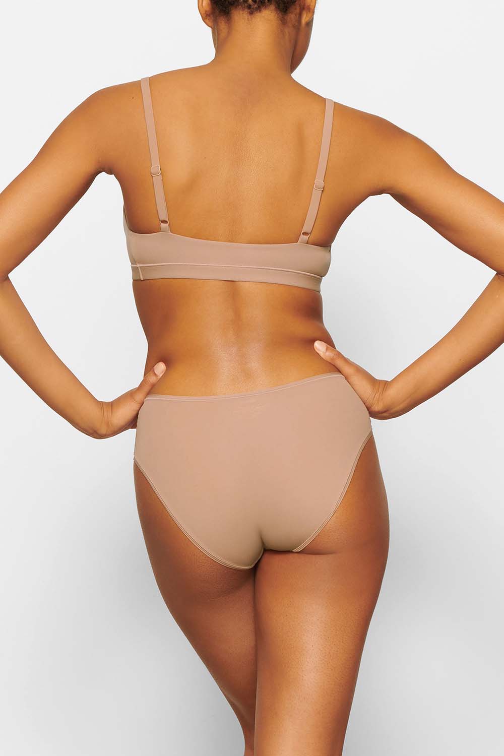 תמונת דוגמן אחורית של BRIEF