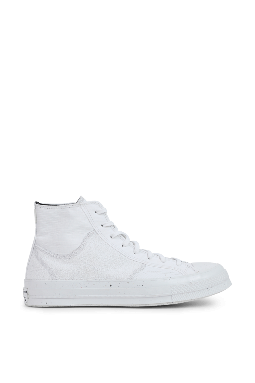 תמונה קידמית של נעלי צ'אק 70 לבנות עם זריקת צבע