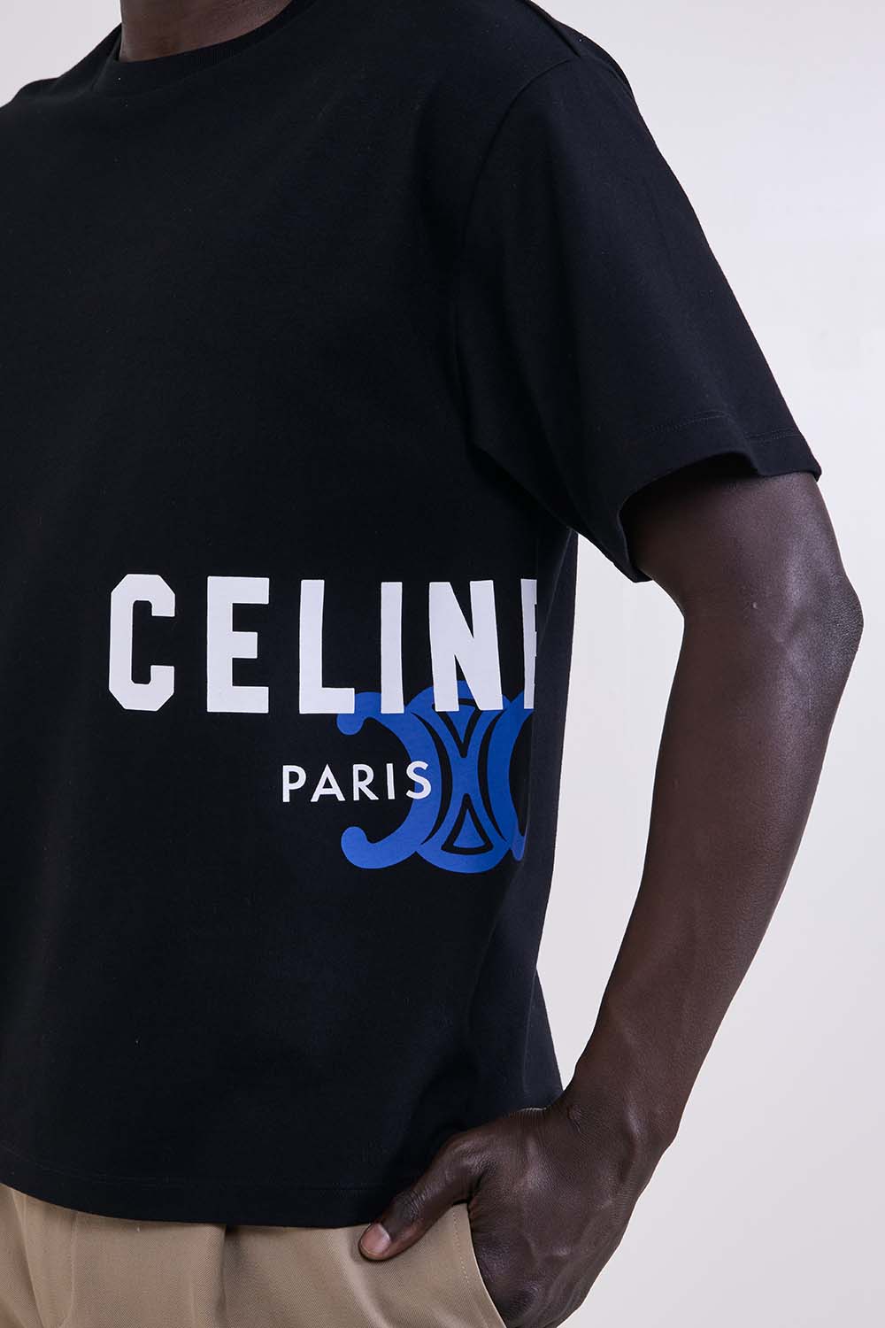 תמונת תקריב דוגמן של TOP