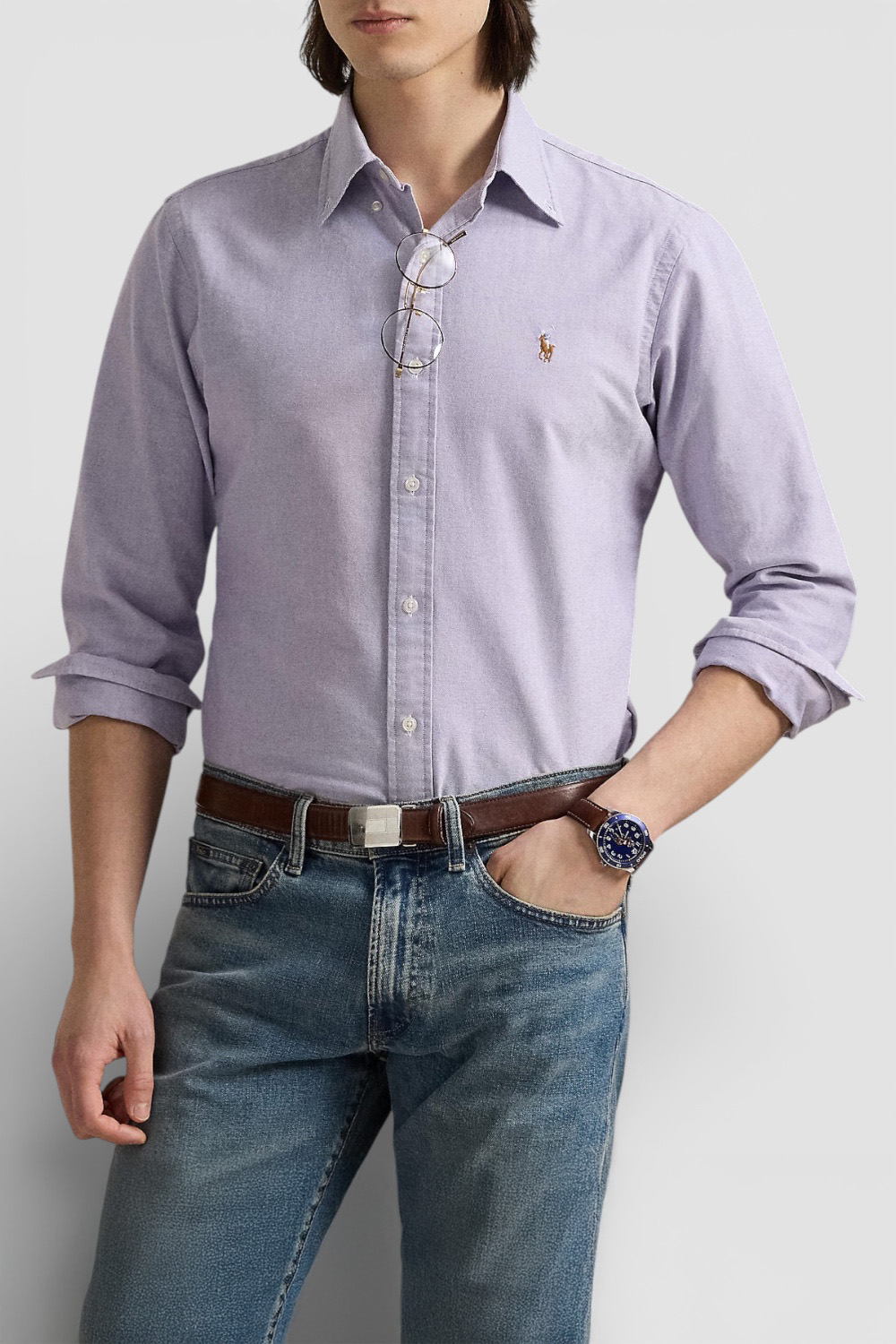 תמונת דוגמן קידמית של חולצה מכופתרת