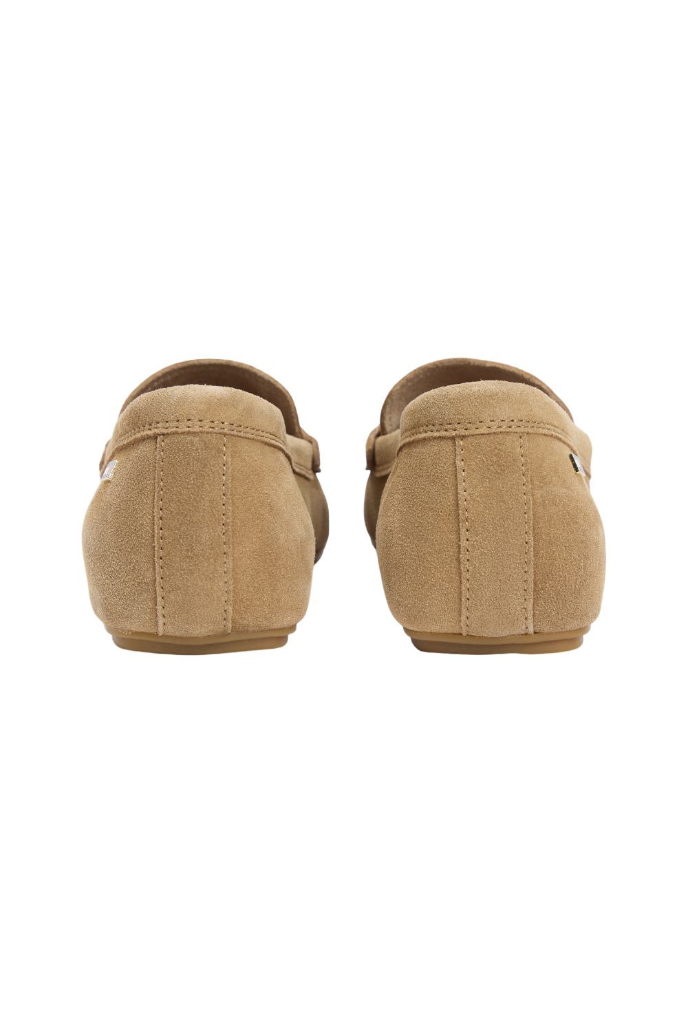 תמונת תקריב של נעלי מוקסינים