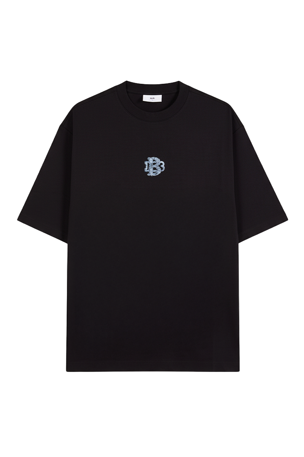 תמונה קידמית של חולצת טי אוברסייז