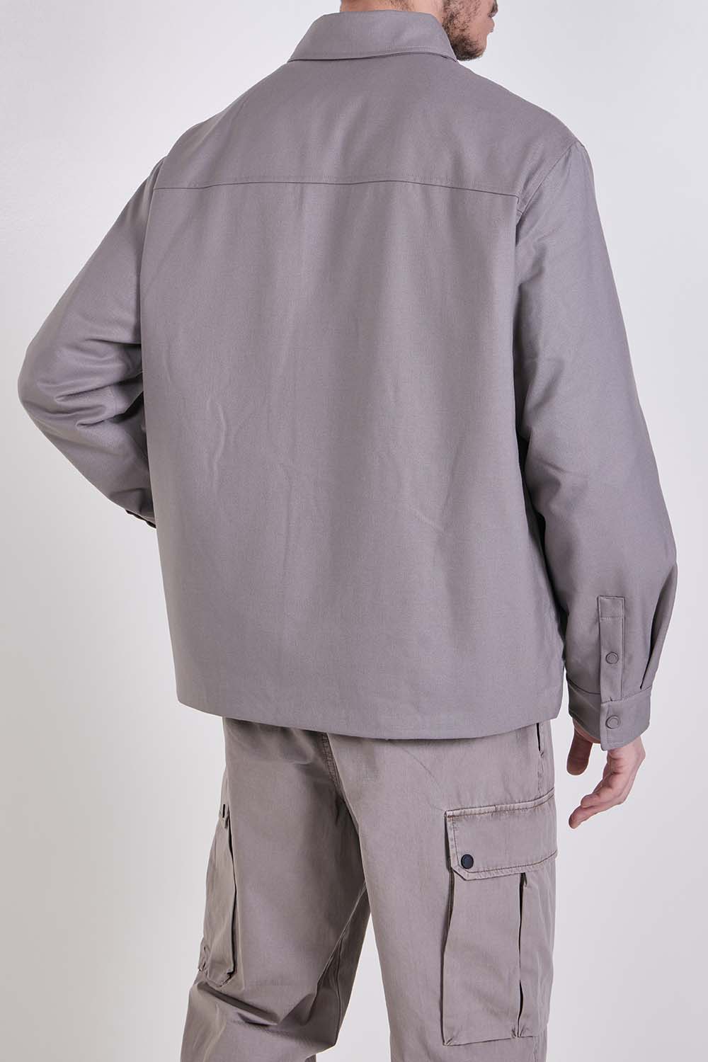 תמונת דוגמן אחורית של ז'קט