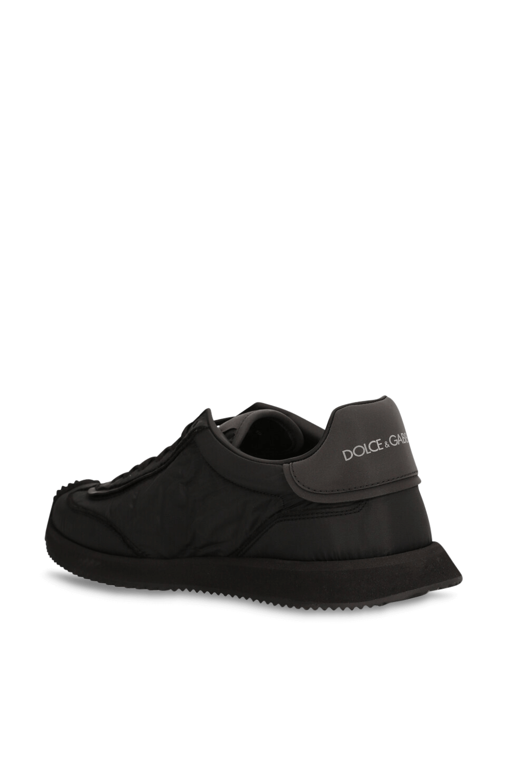 תמונה אחורית של נעלי סניקרס