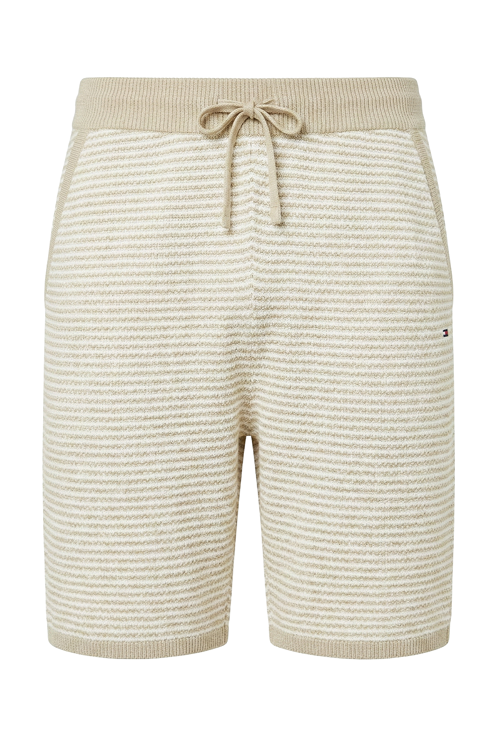 תמונה קידמית של מכנסיים קצרים