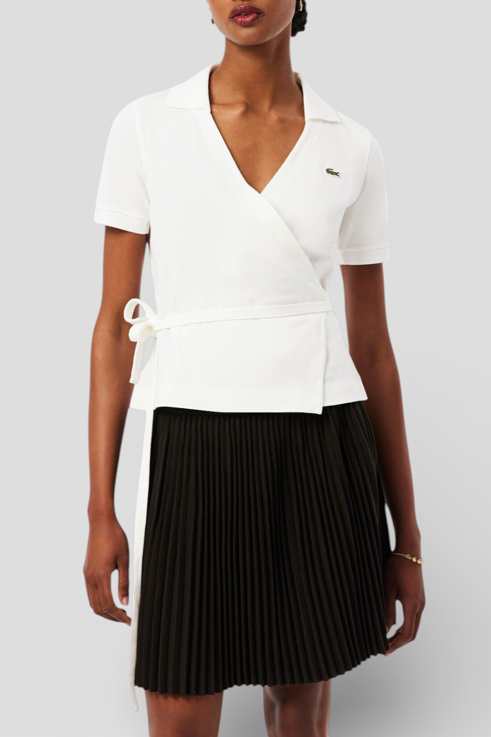 תמונת דוגמן קידמית של חולצת טי מעטפת