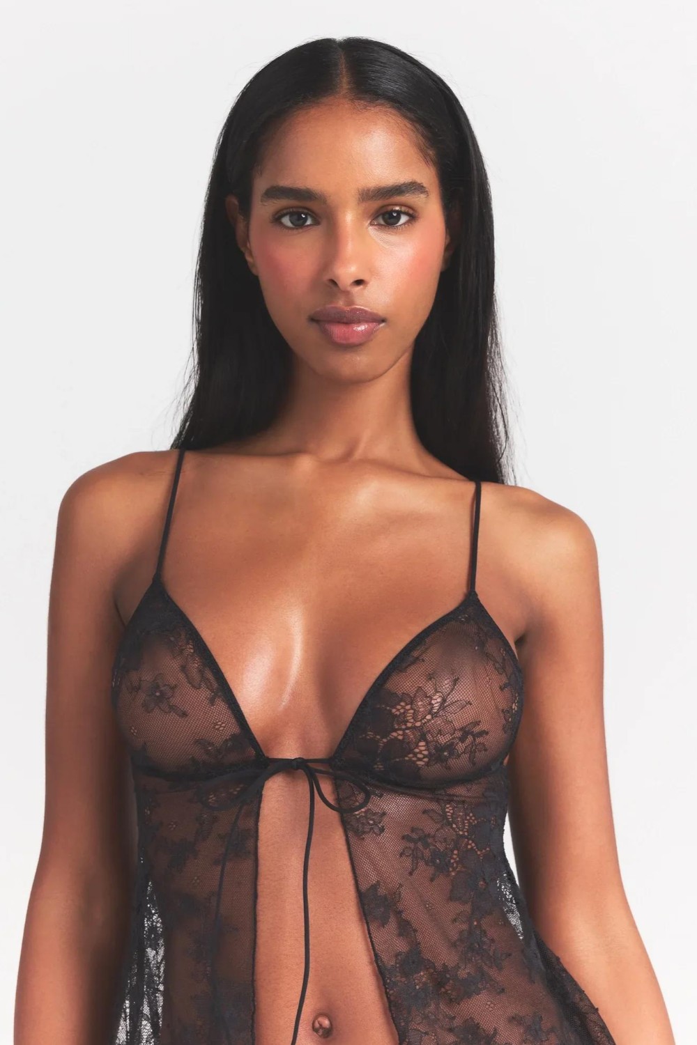 תמונת דוגמן קידמית של OPEN FRONT CAMI