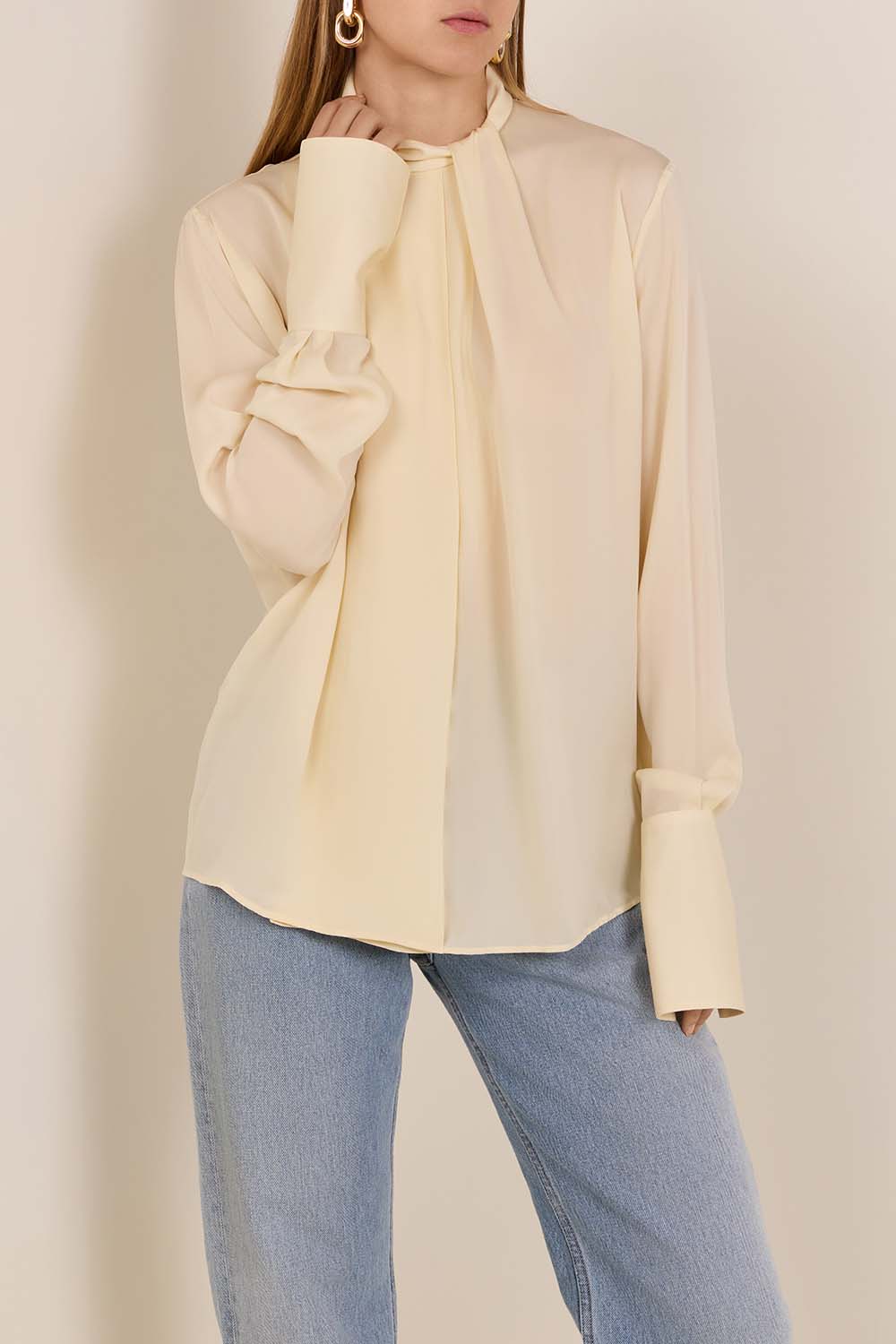 תמונת דוגמן קידמית של חולצת משי