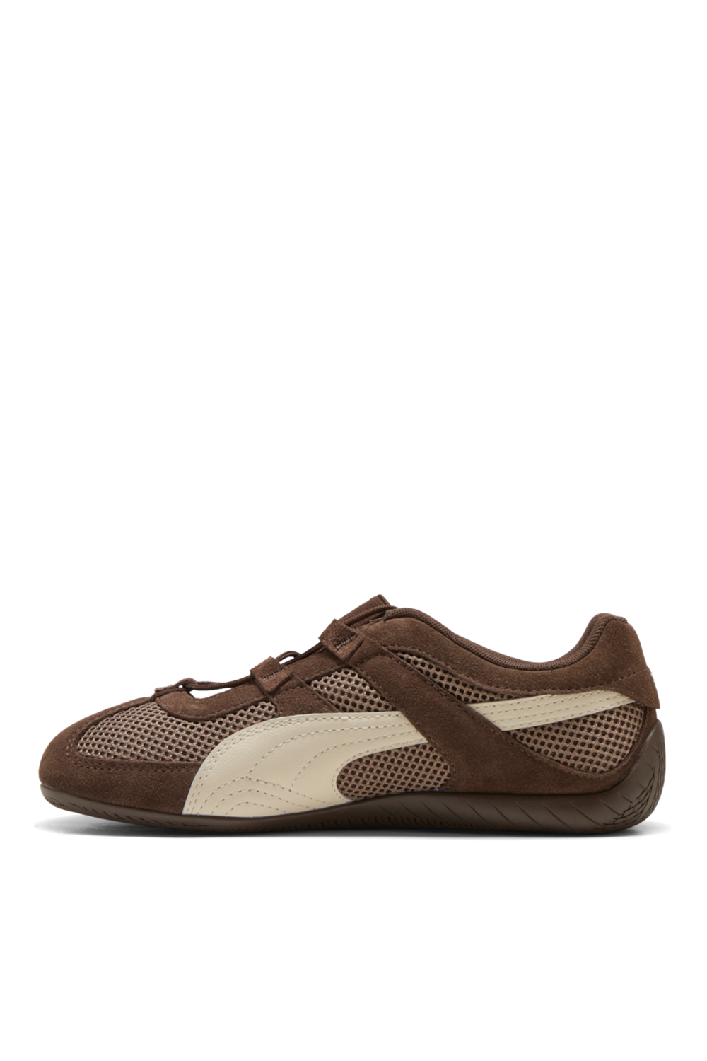 תמונה אחורית של נעלי סניקרס