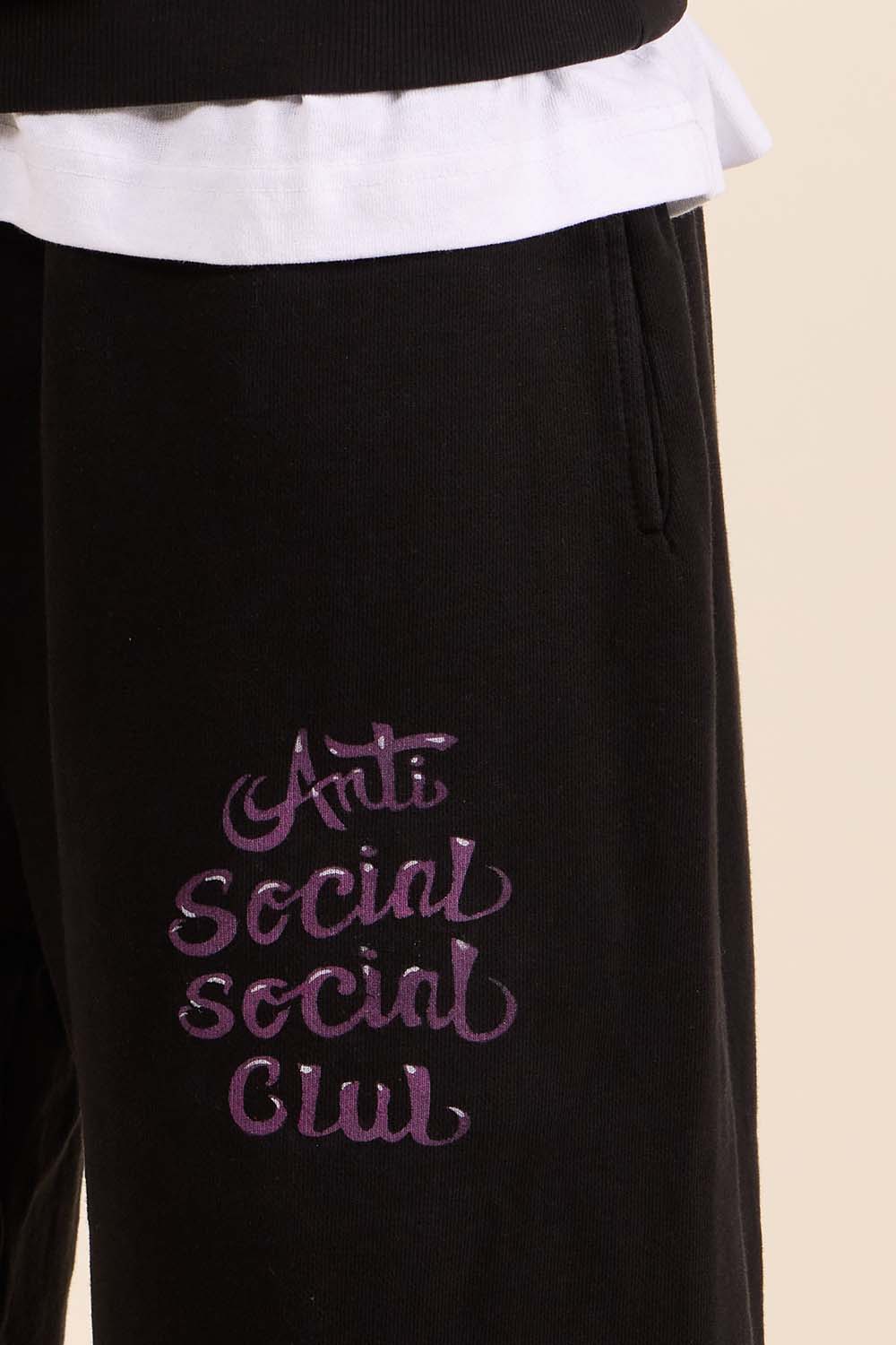 תמונת תקריב דוגמן של מכנסי ג'וגר