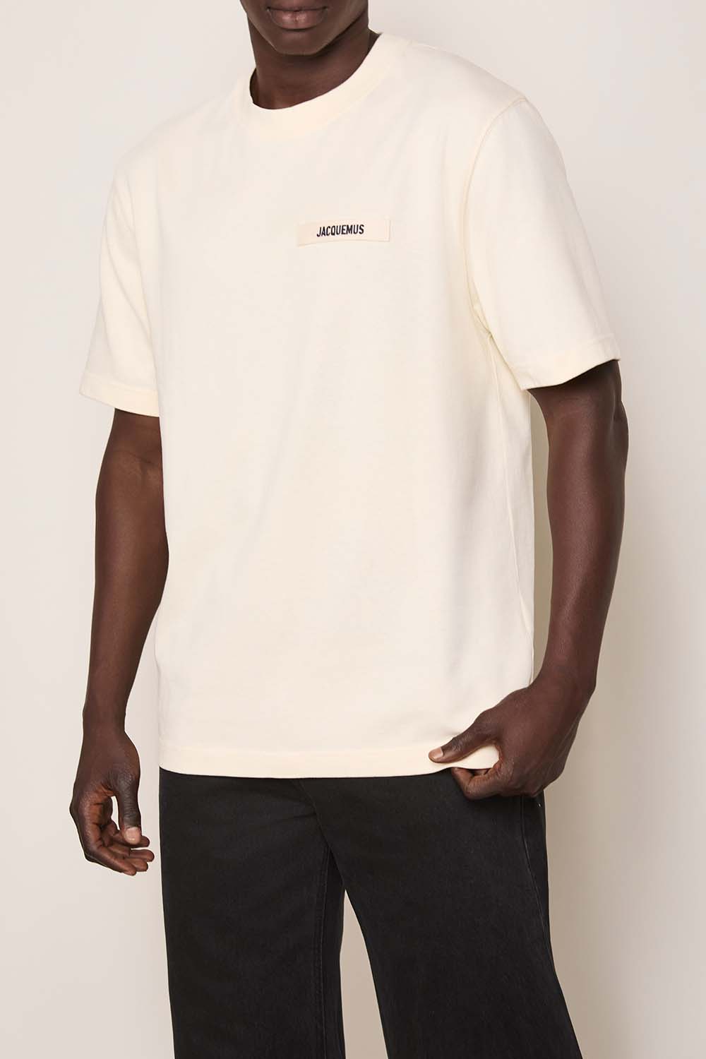 תמונת דוגמן קידמית של חולצת טי