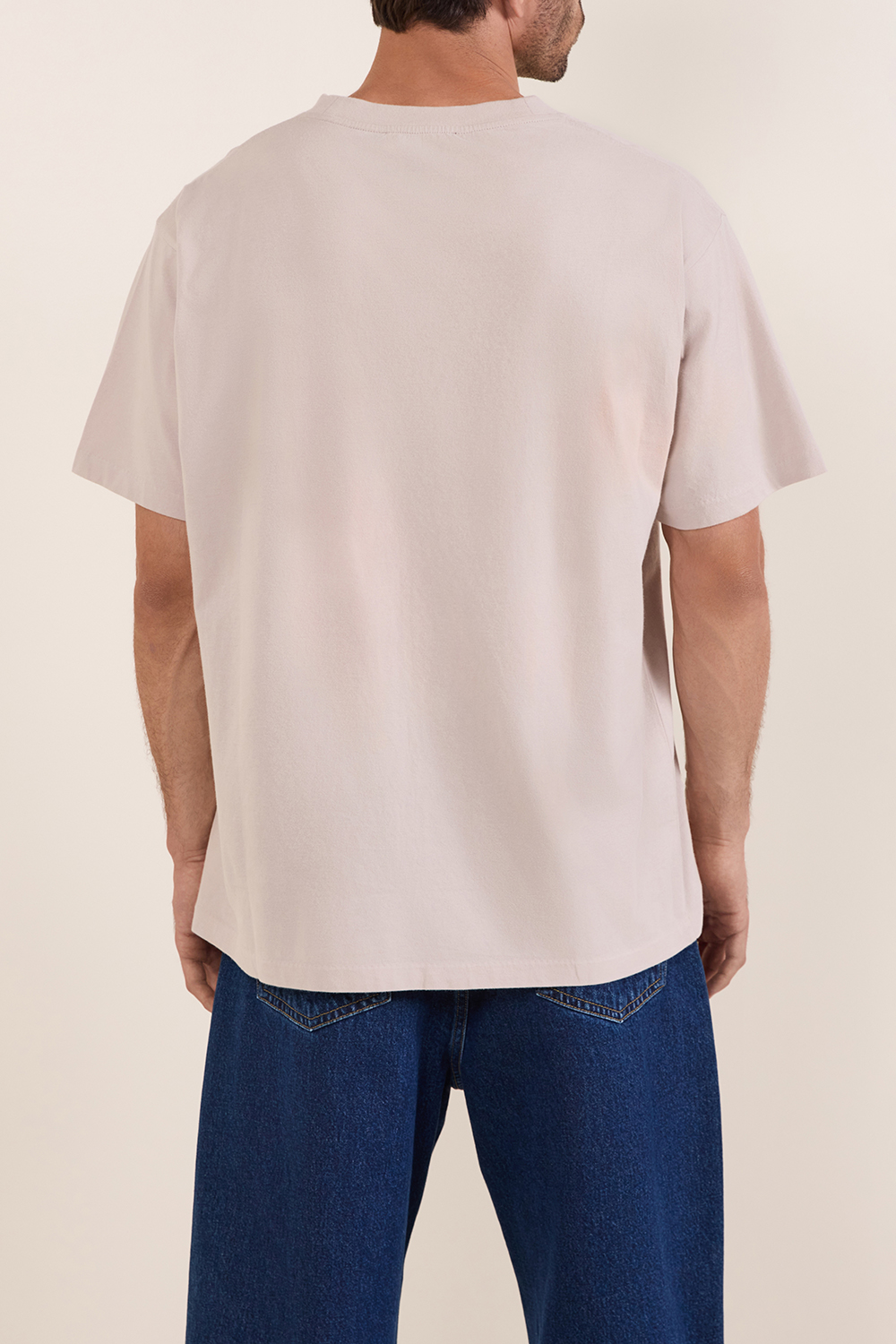 תמונת תקריב דוגמן של חולצת טי