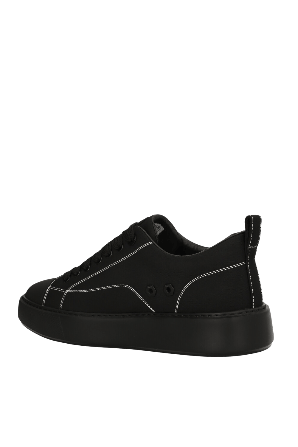 תמונה אחורית של נעלי סניקרס