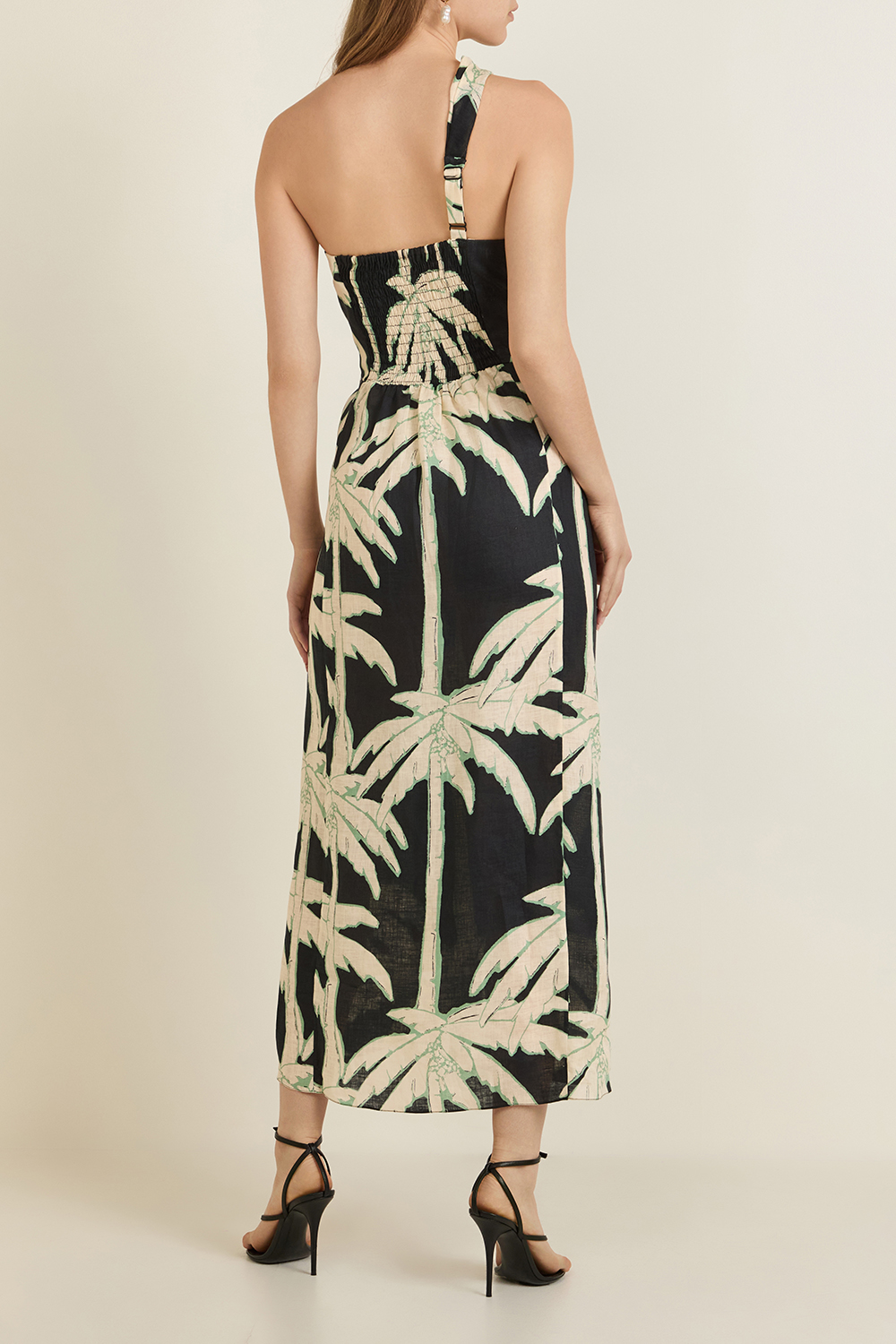 תמונת דוגמן אחורית של שמלה