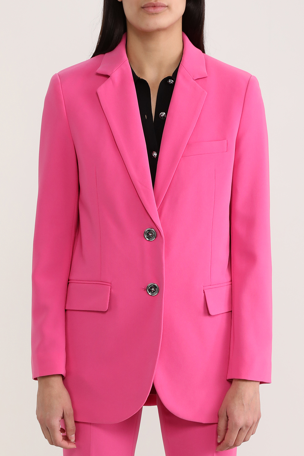 תמונת דוגמן קידמית של ז'קט בגזרת בויפרנד