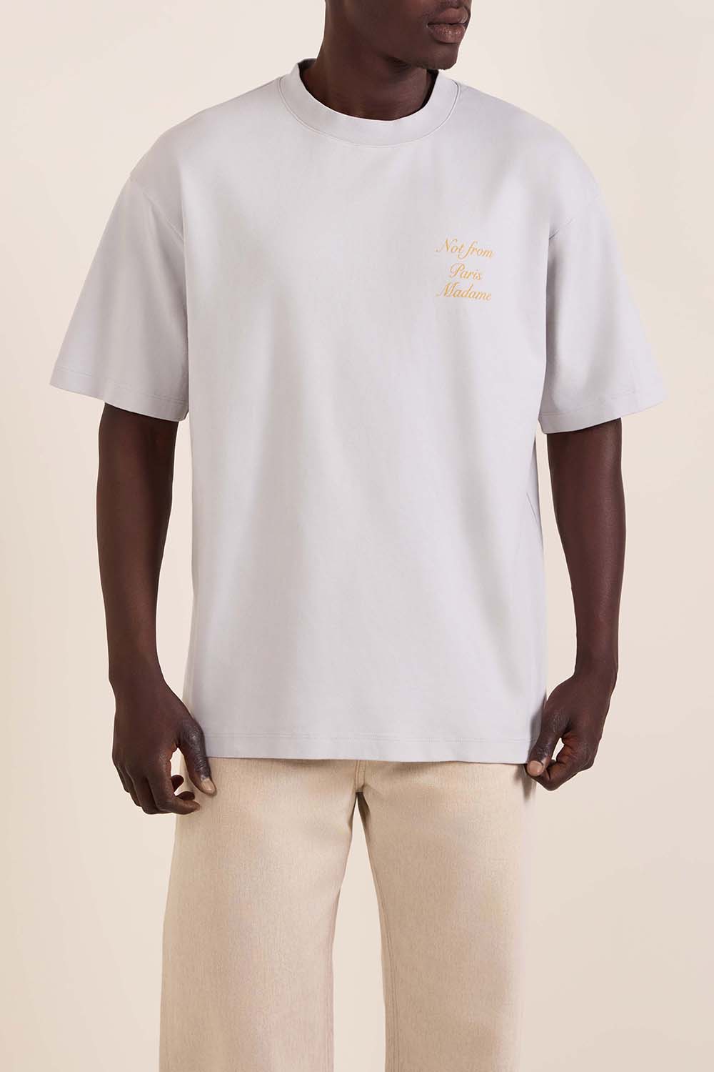 תמונת דוגמן קידמית של חולצת טי