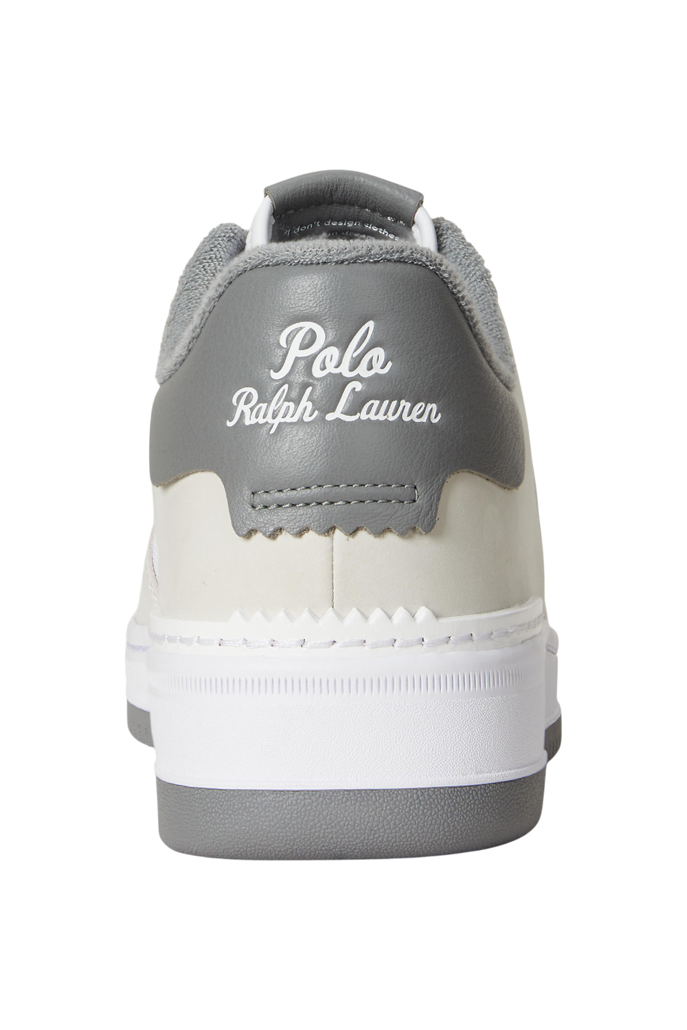 תמונת פנים של נעלי סניקרס