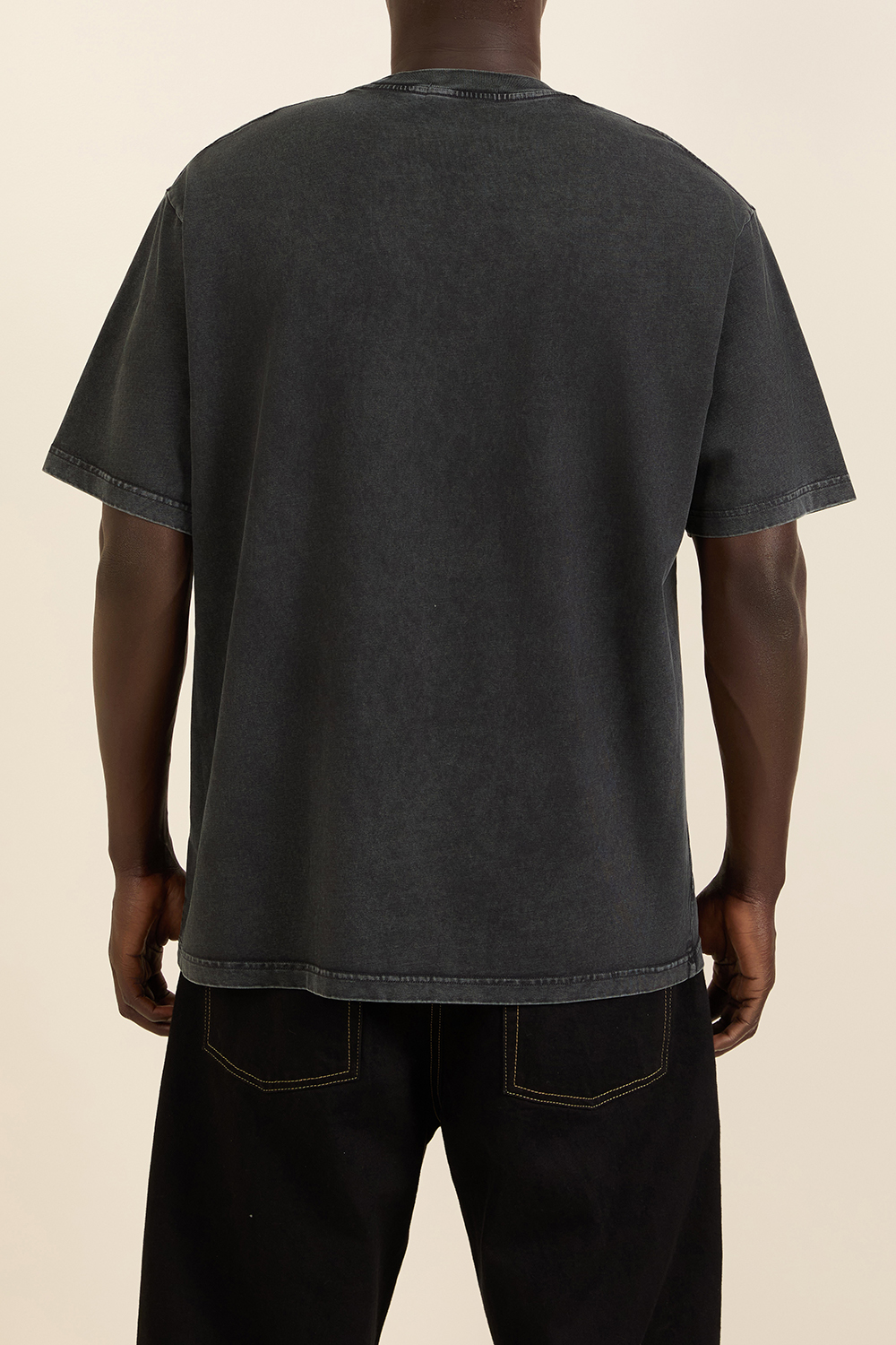 תמונת תקריב דוגמן של חולצת טי