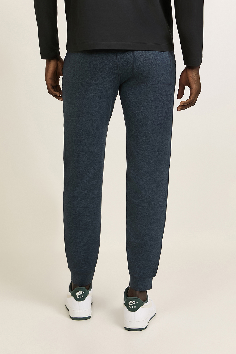 תמונת דוגמן אחורית של Soft Jersey Pant