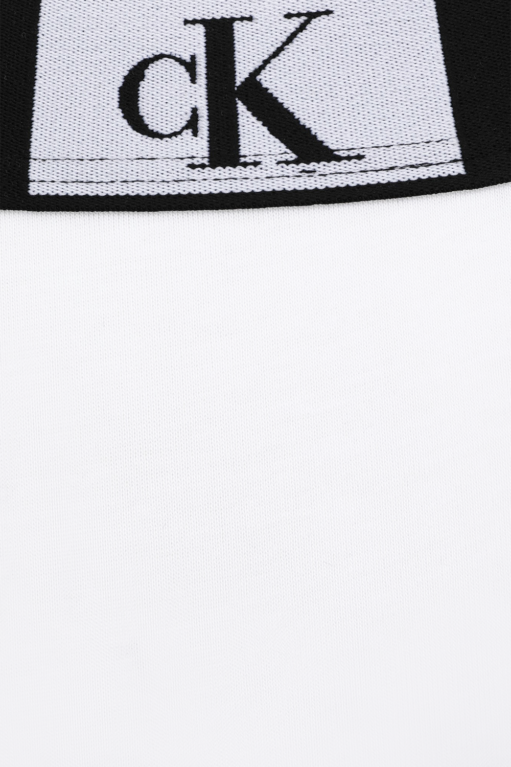 תמונת תקריב של תחתוני חוטיני