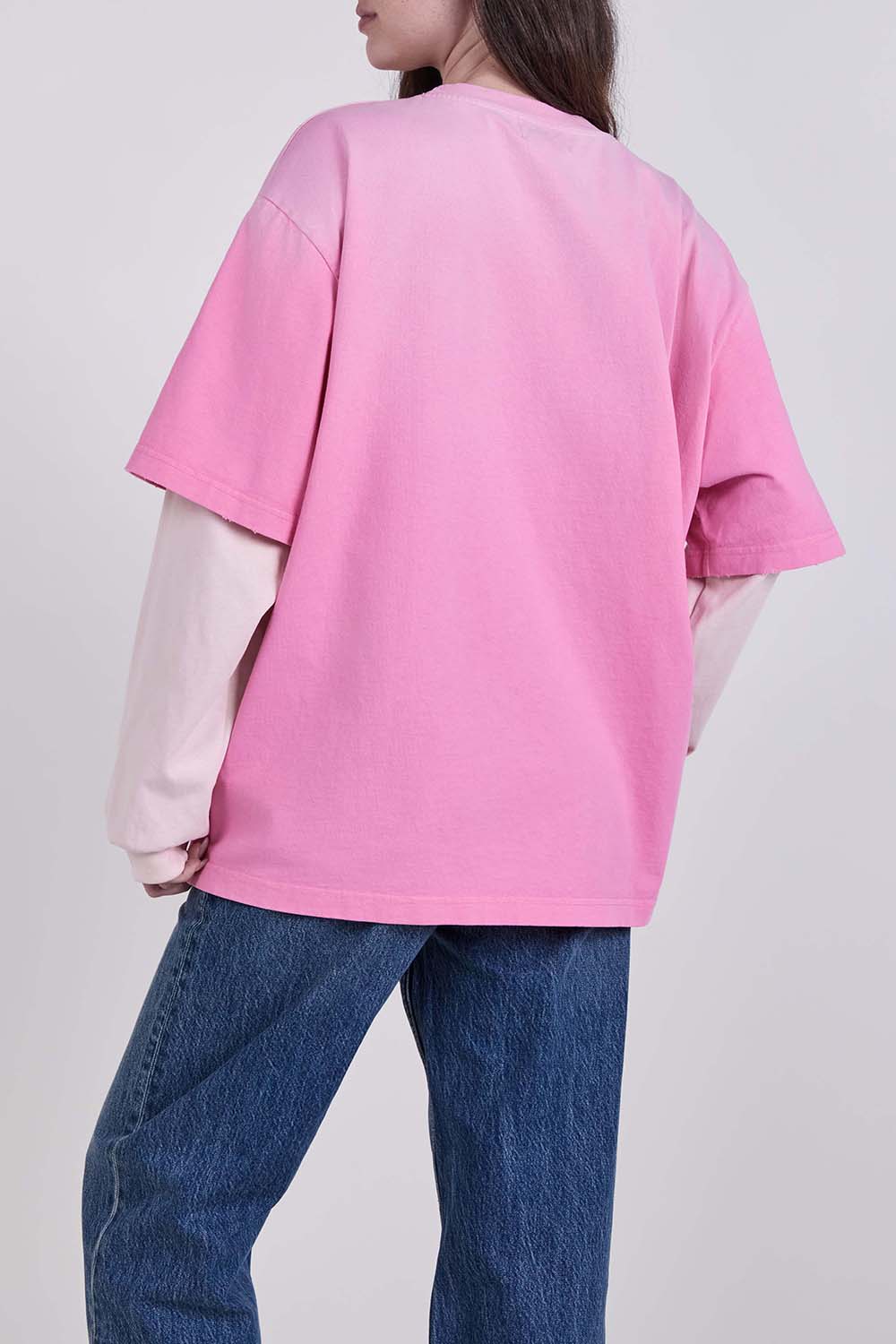 תמונת דוגמן אחורית של חולצת טי שרוול ארוך