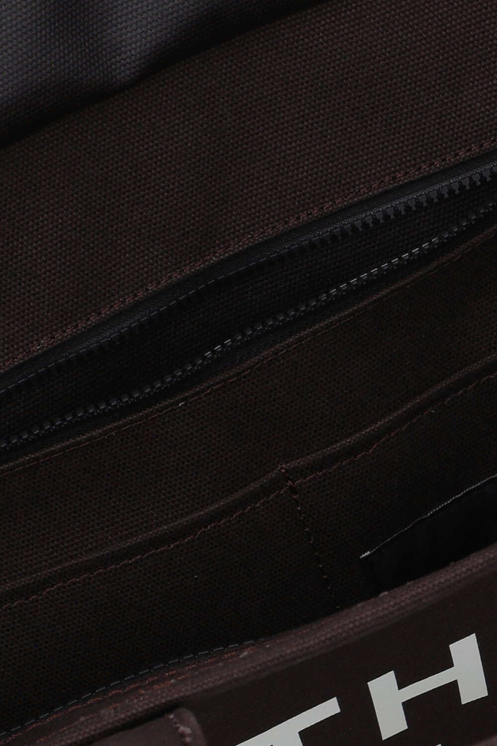 תמונת פנים של תיק טוט מדיום