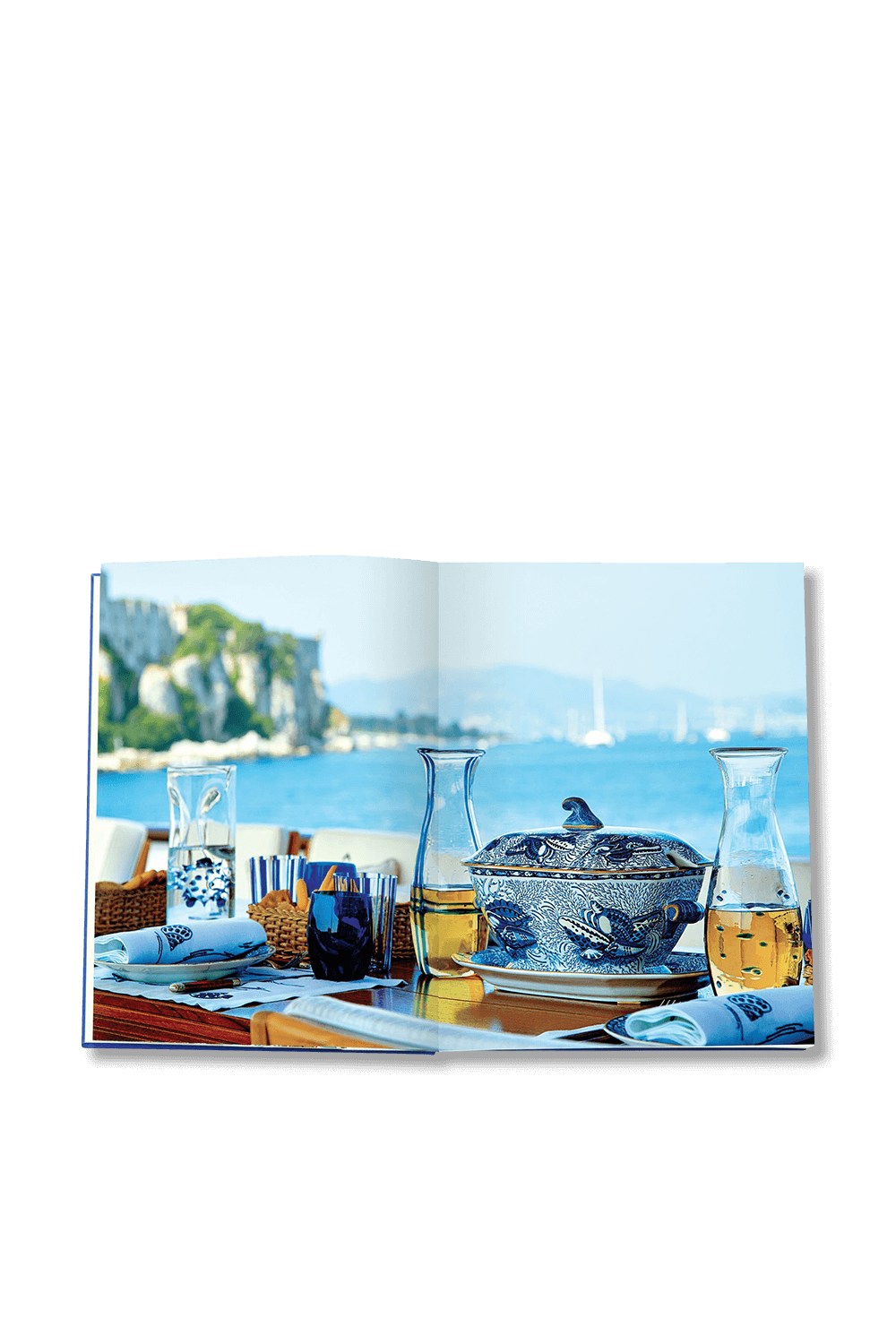 תמונת תקריב של Valentino At the Emperors Table