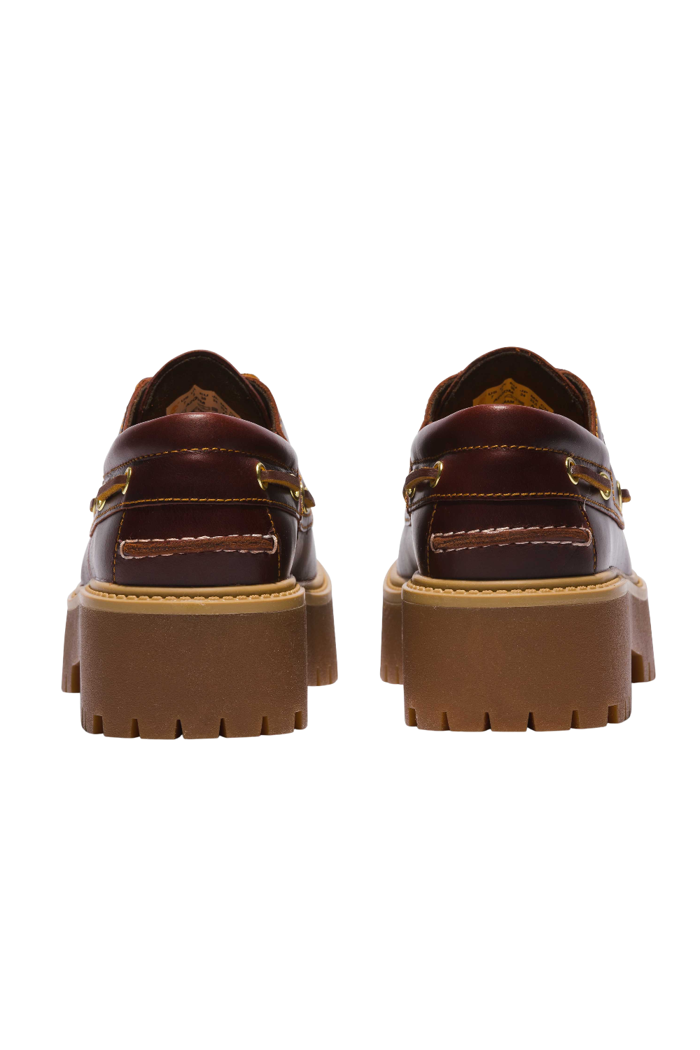 תמונת תקריב של נעלי מוקסינים