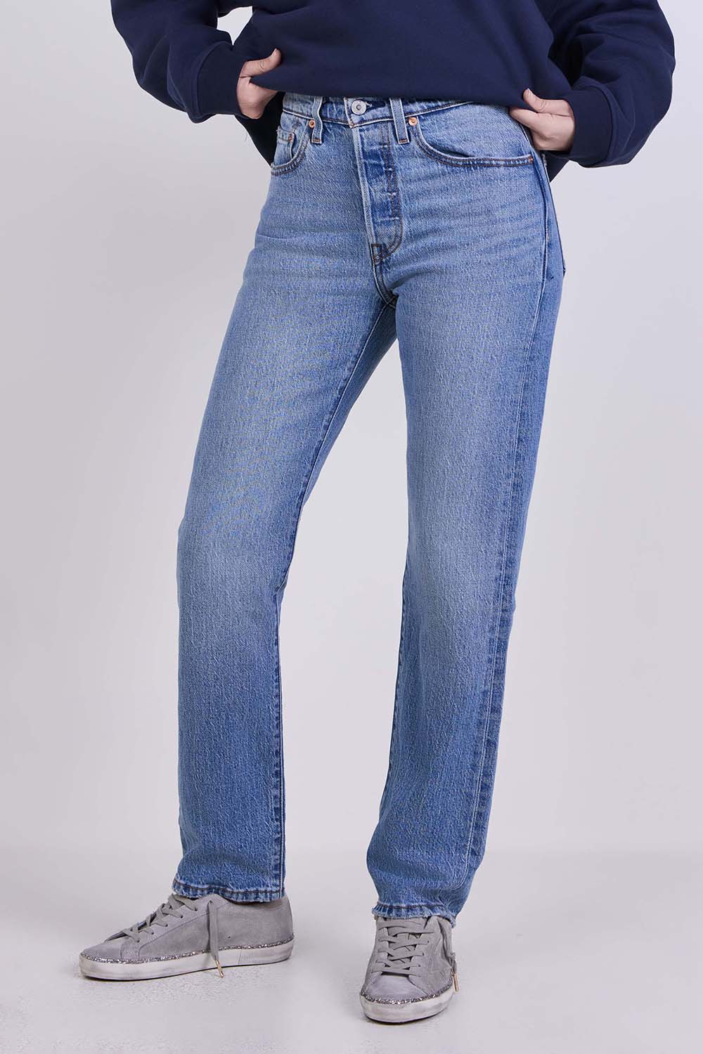 תמונת דוגמן קידמית של מכנסי ג'ינס 501 בגזרה ישרה