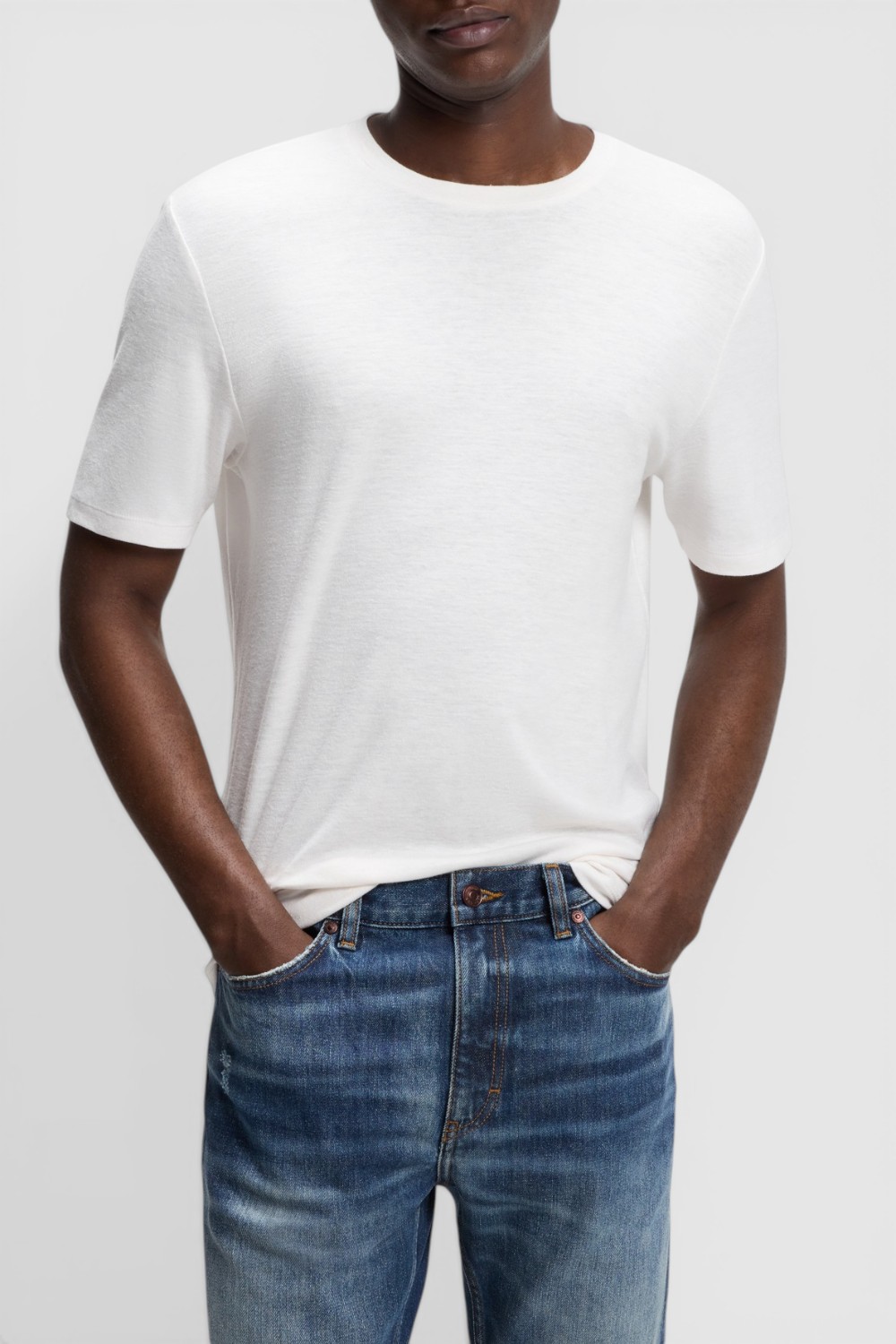 תמונת דוגמן קידמית של חולצת טי