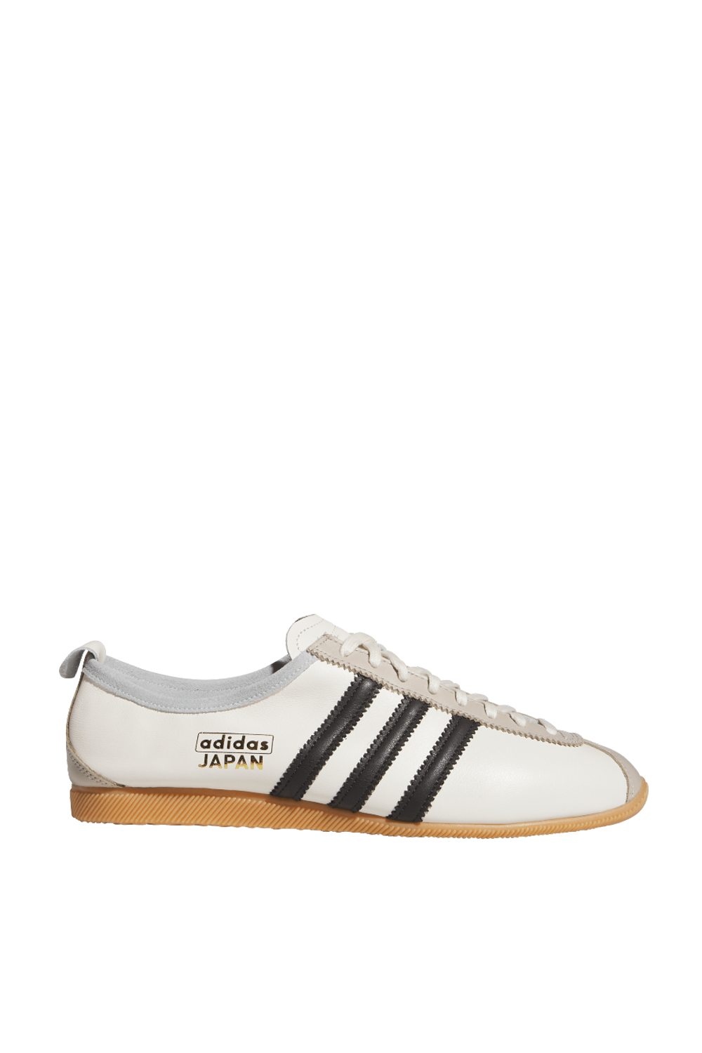 תמונה קידמית של נעלי סניקרס יפן