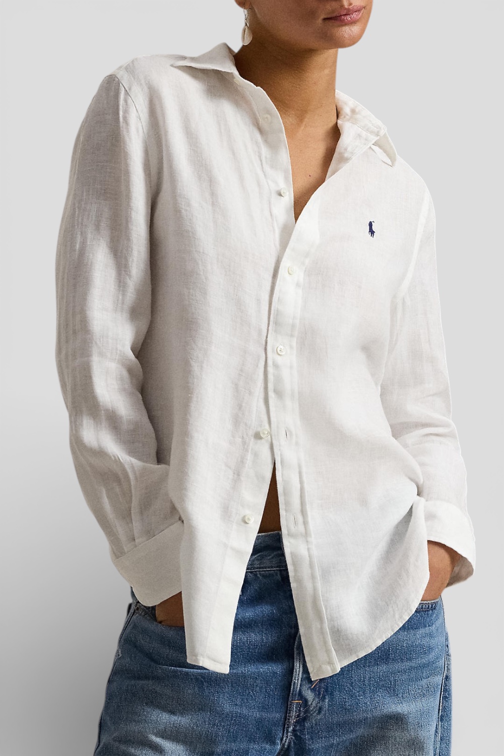 תמונת דוגמן קידמית של חולצה מכופתרת