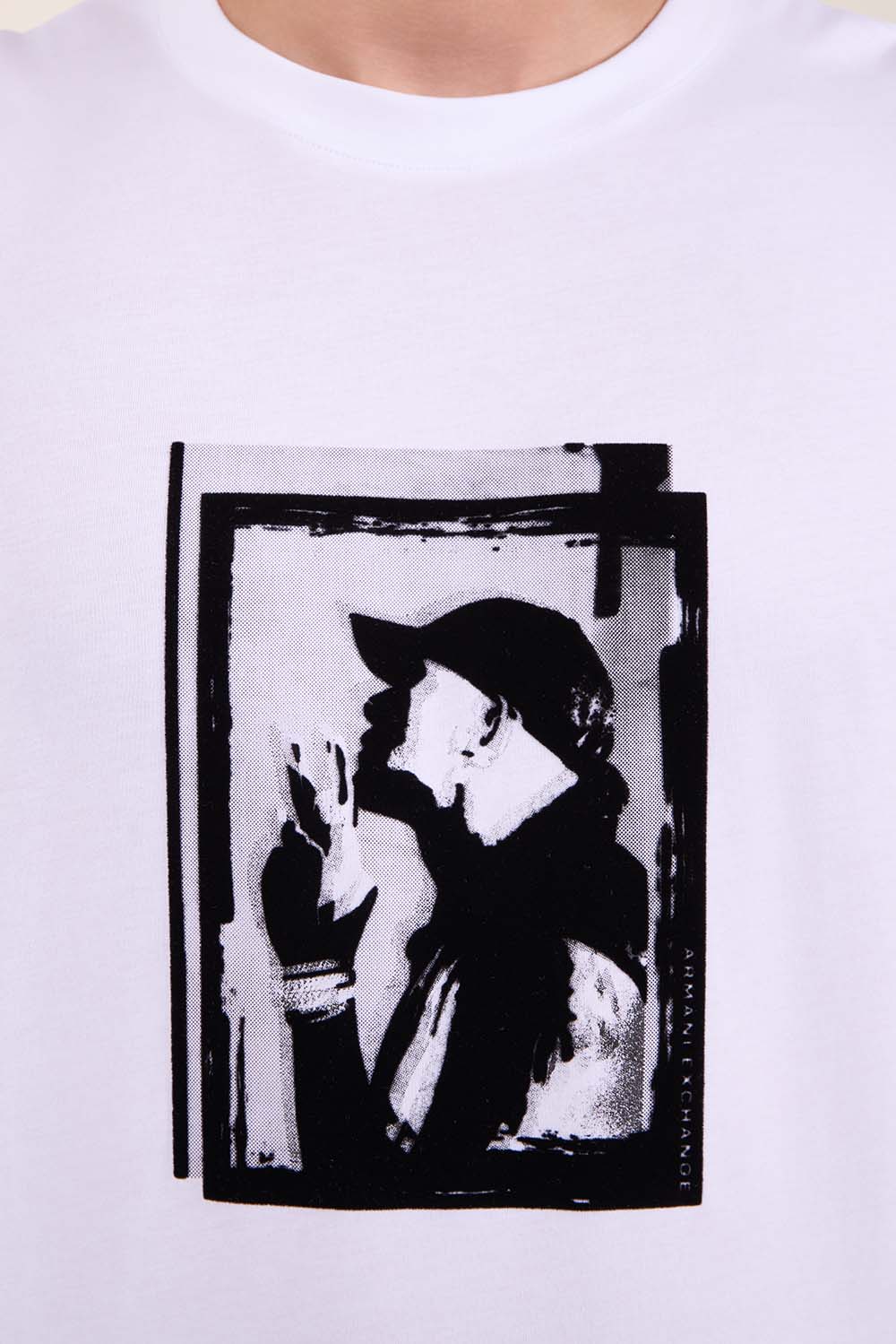 תמונת תקריב דוגמן של חולצת טי