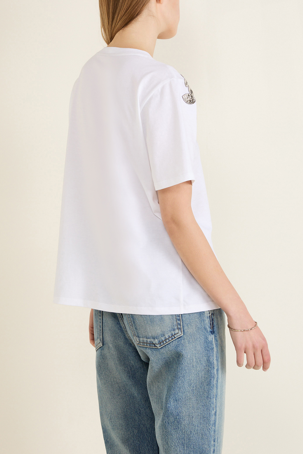 תמונת דוגמן אחורית של חולצה קצרה