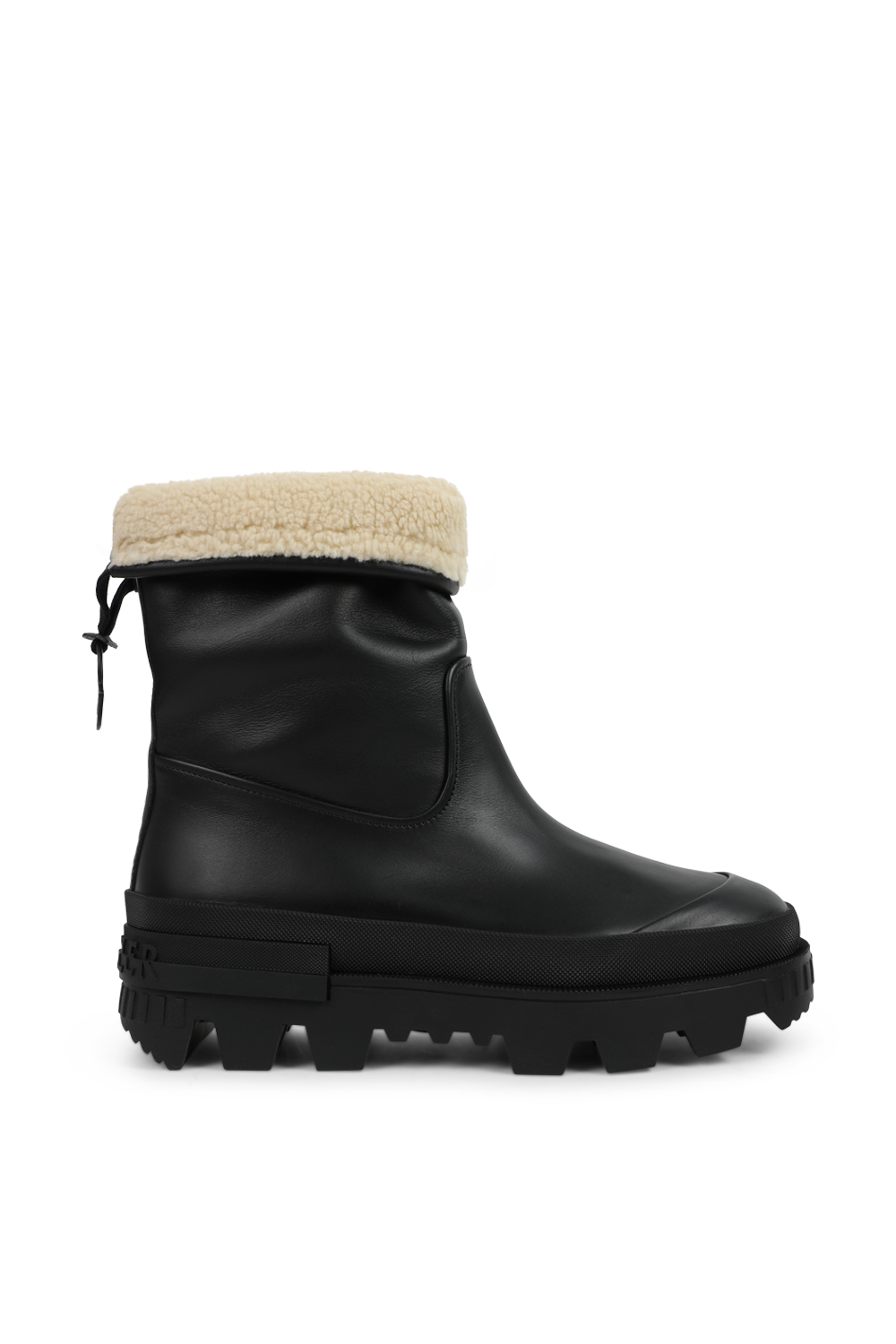 תמונה קידמית של מגפוני מוסקבה מעור