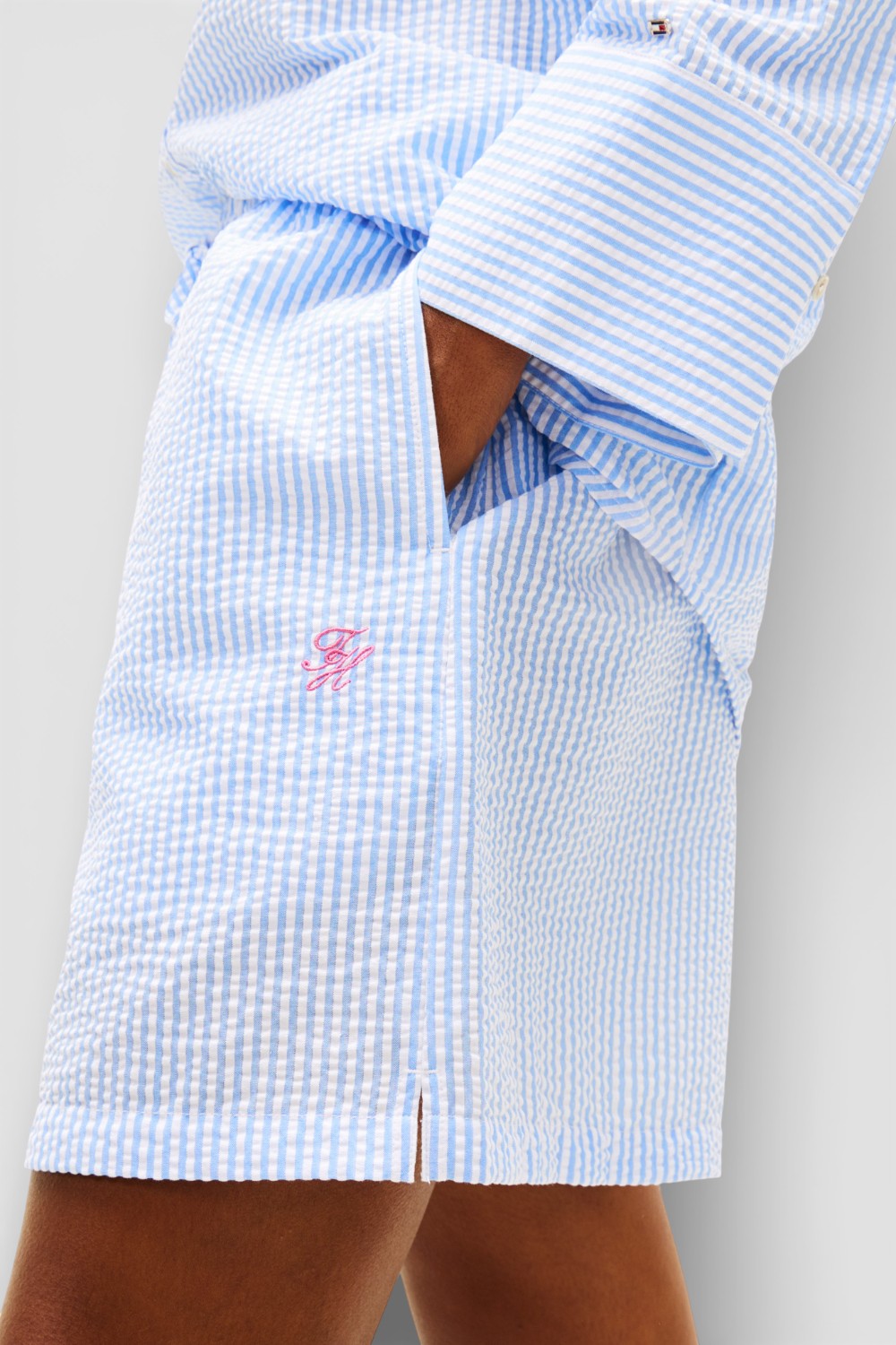 תמונת תקריב דוגמן של מכנסיים קצרים