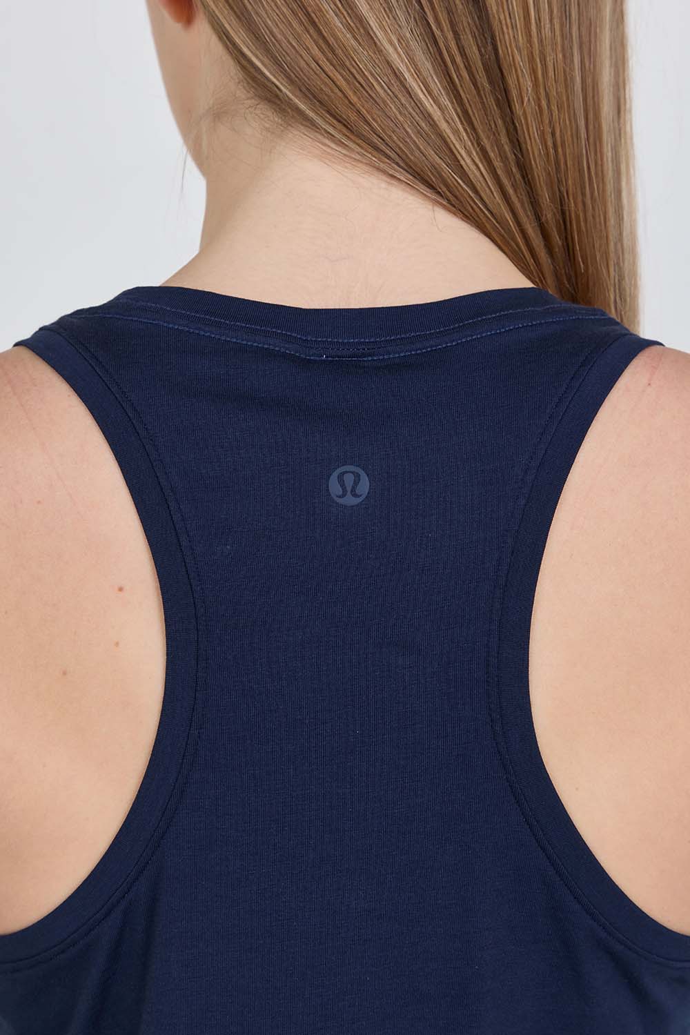 תמונת תקריב דוגמן של Love Tank Top