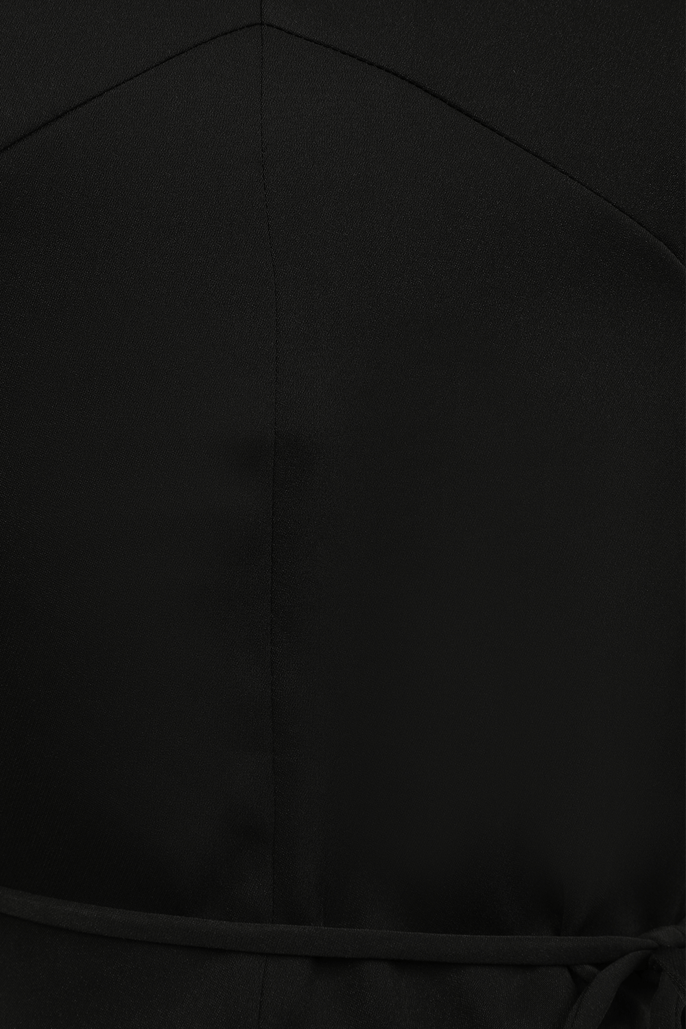 תמונת תקריב של חולצת מעטפת עם שרוכי קשירה