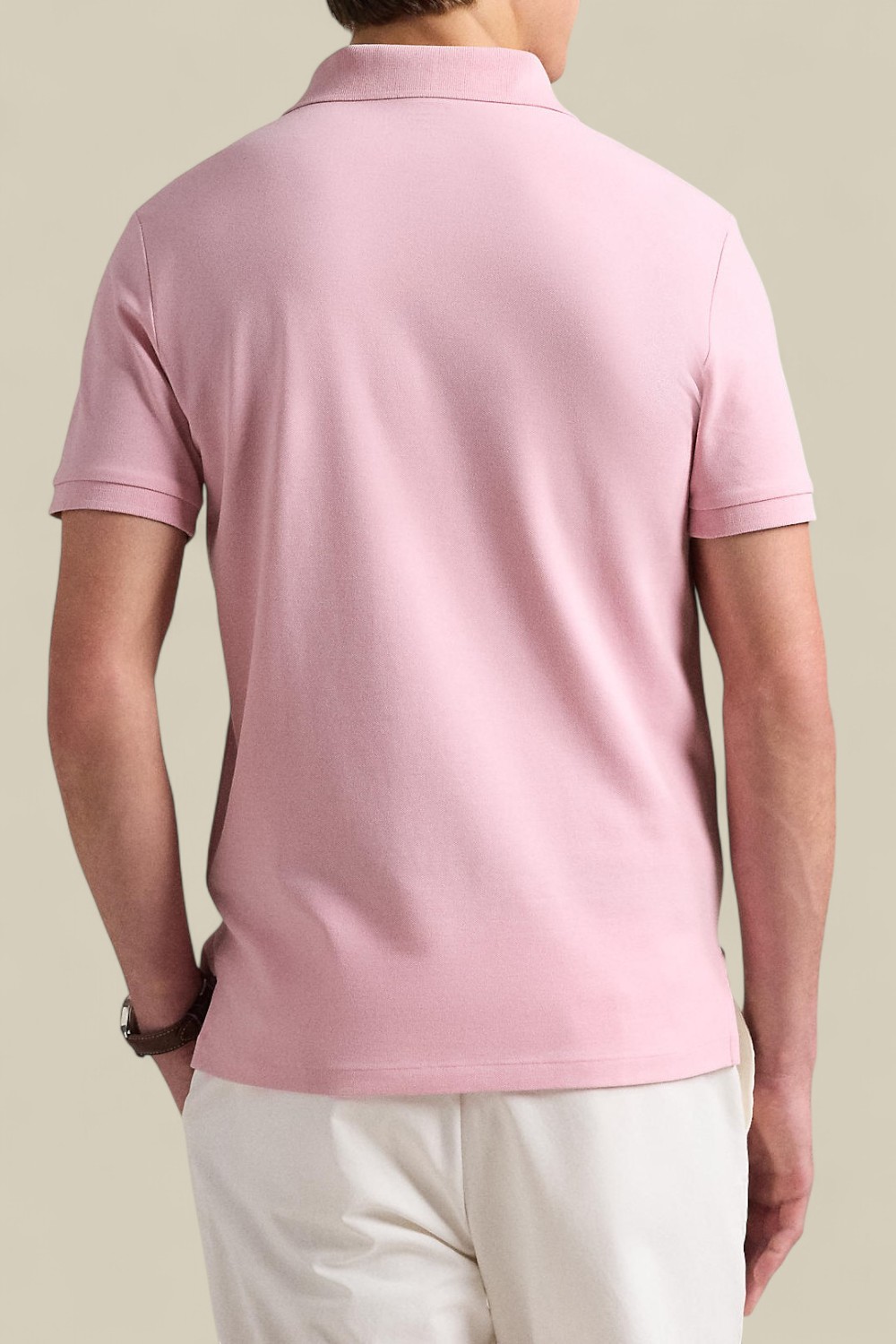 תמונת דוגמן אחורית של חולצת פולו