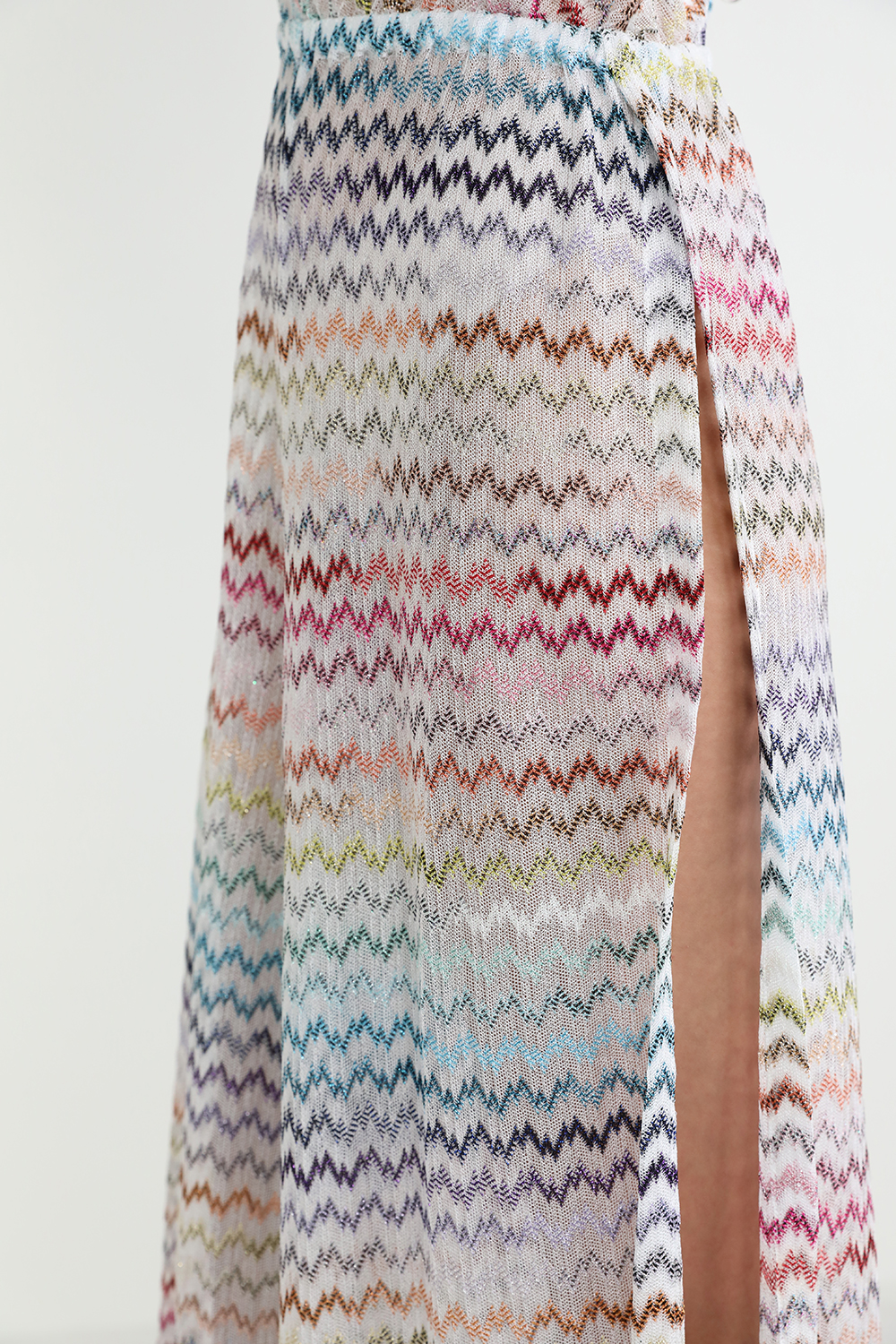 תמונת תקריב דוגמן של אוברול חוף