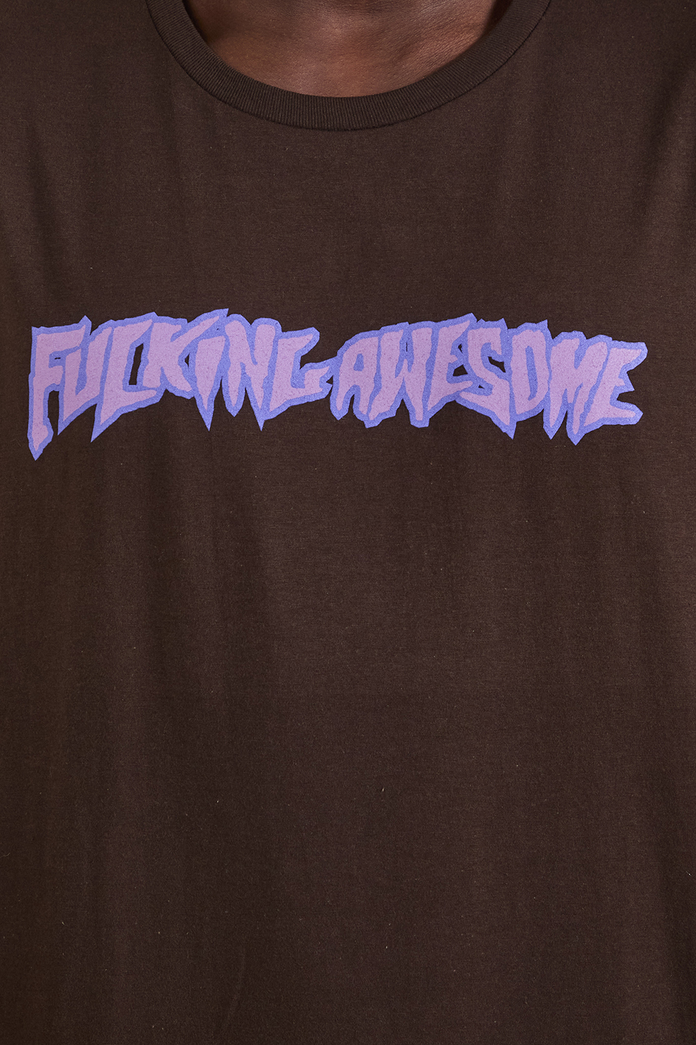 תמונת דוגמן אחורית של חולצת טי