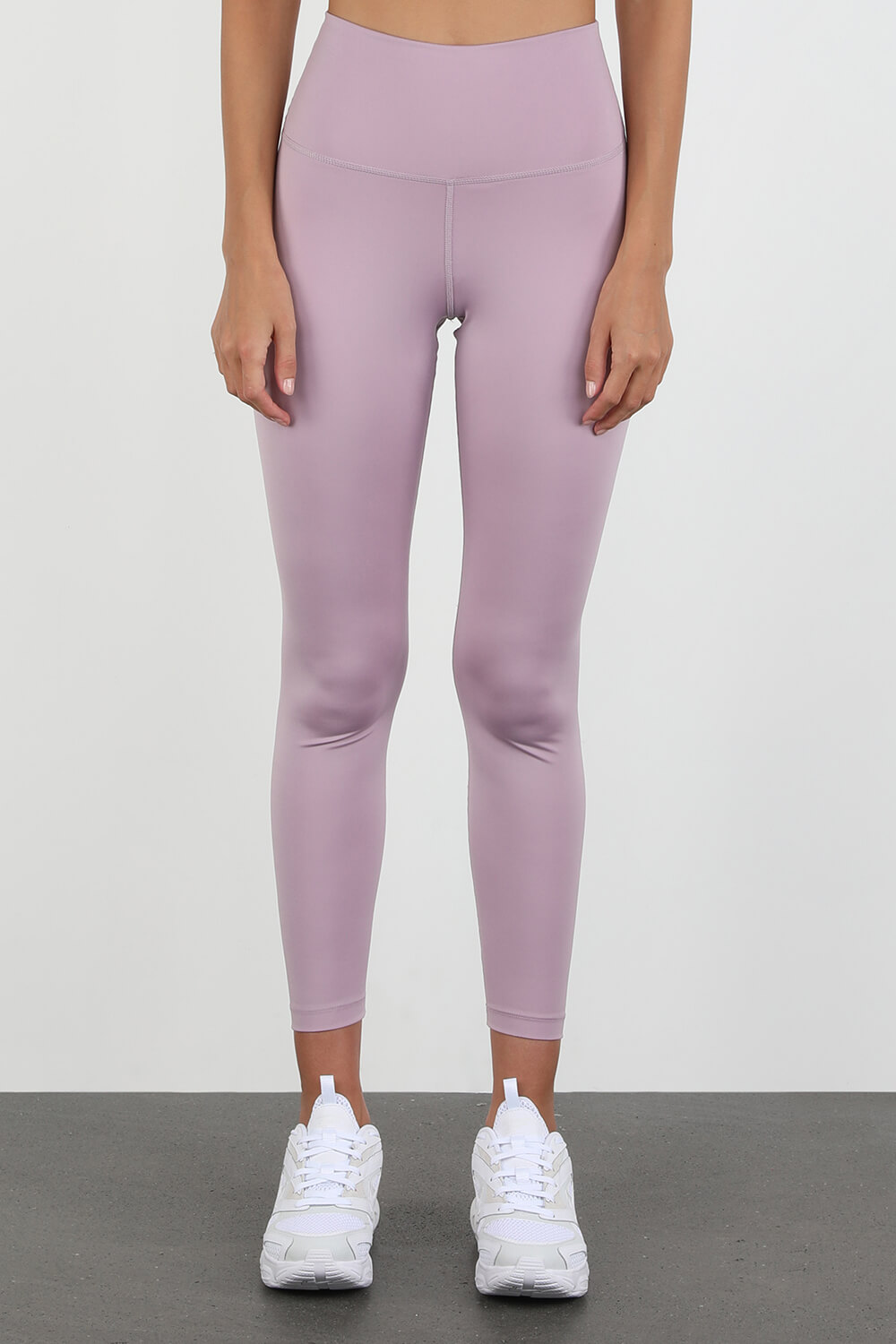 תמונת דוגמן קידמית של Nike Yoga 7/8 Leggings in Pink