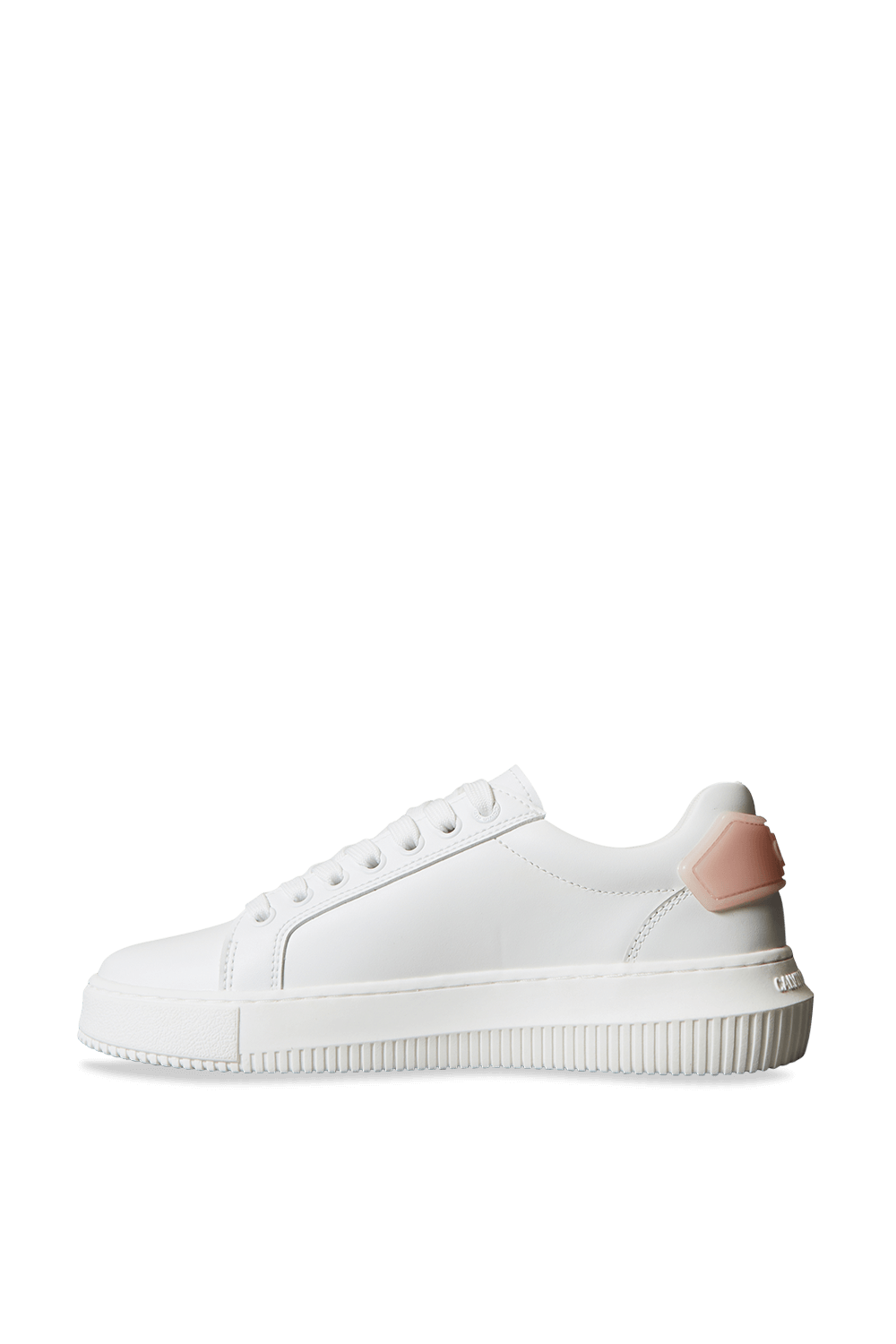 תמונה אחורית של נעלי סניקרס